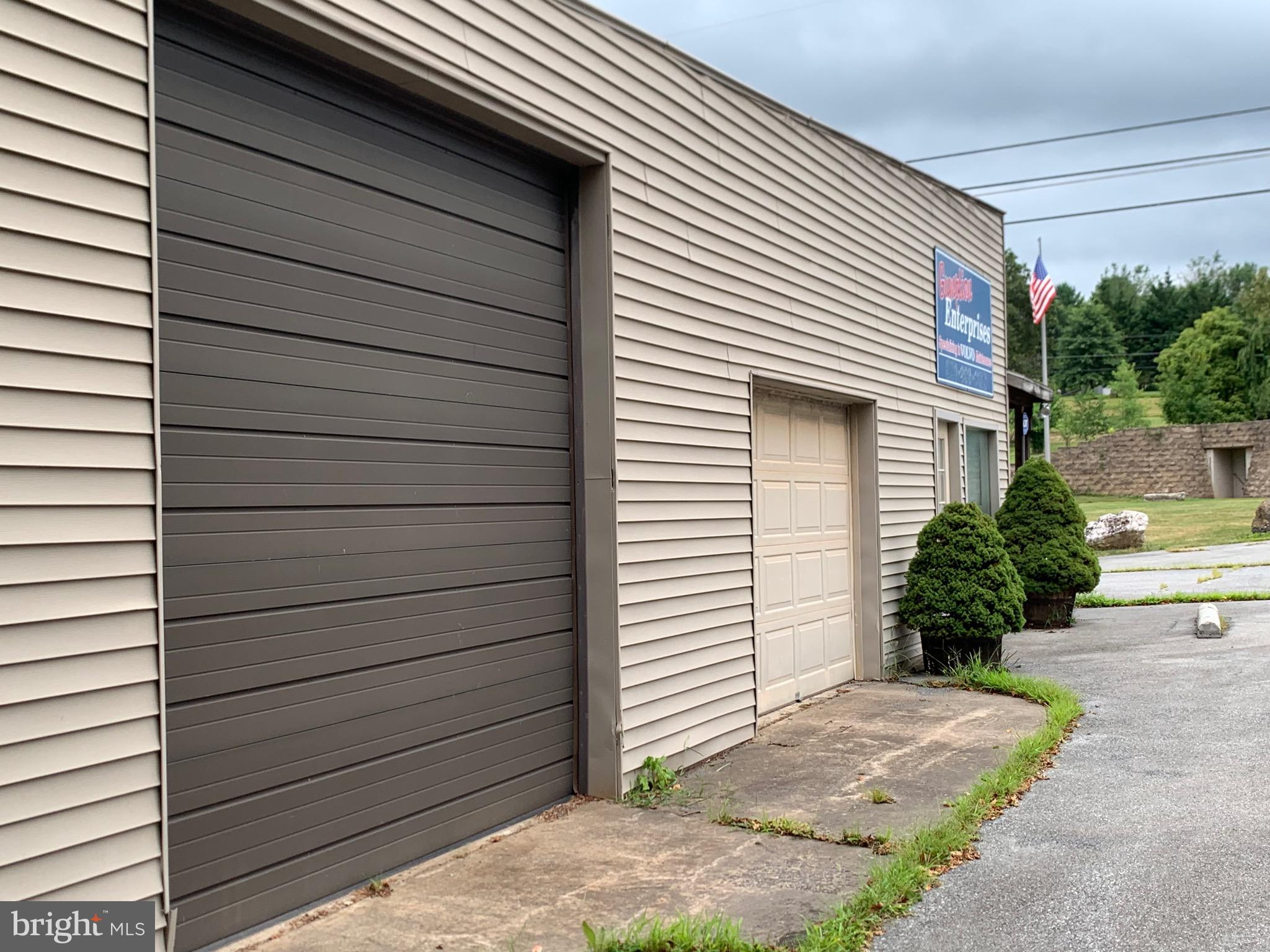 ROGERS HILLSIDE VIEW - Residential