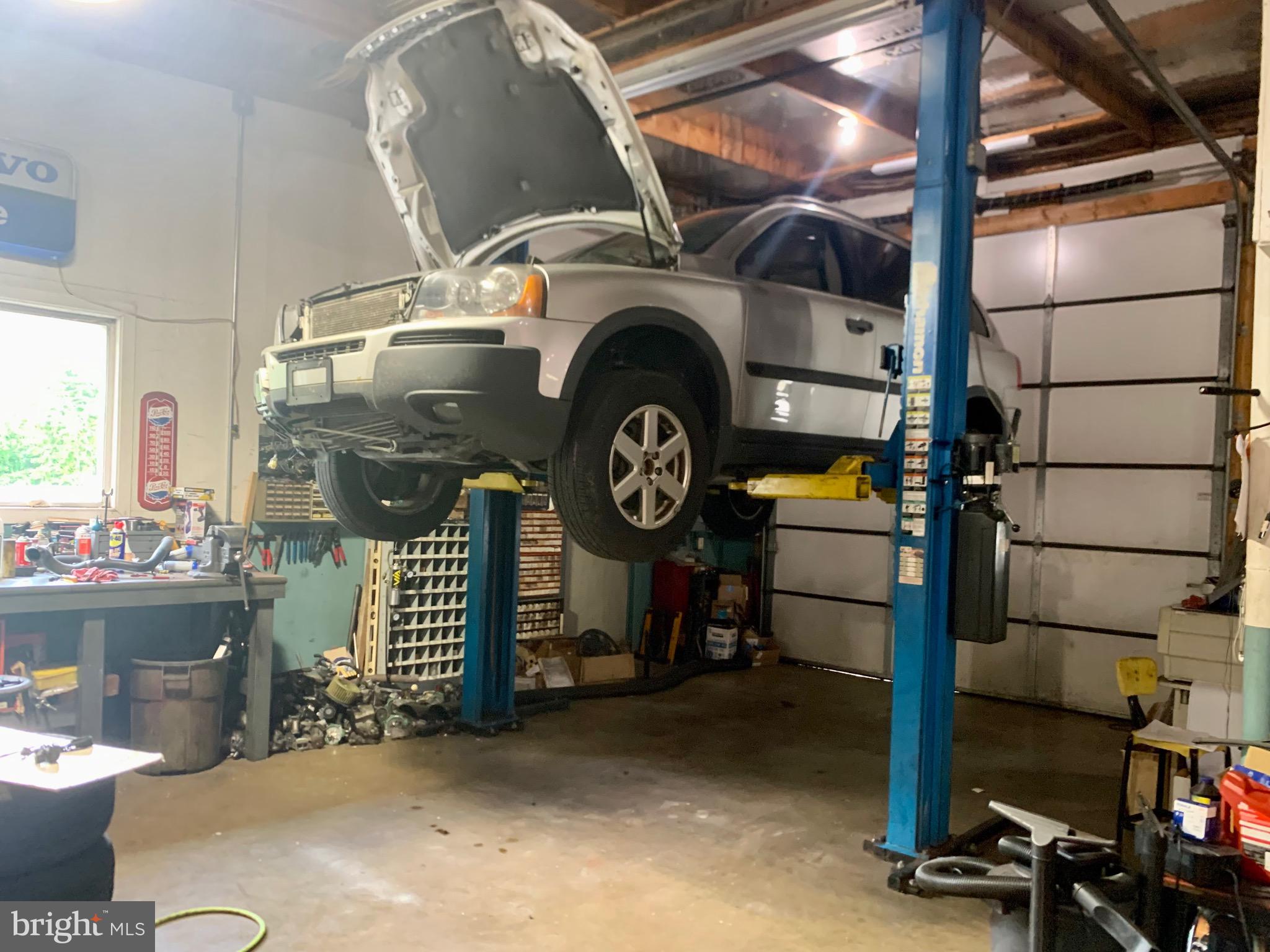 ROGERS HILLSIDE VIEW - Residential