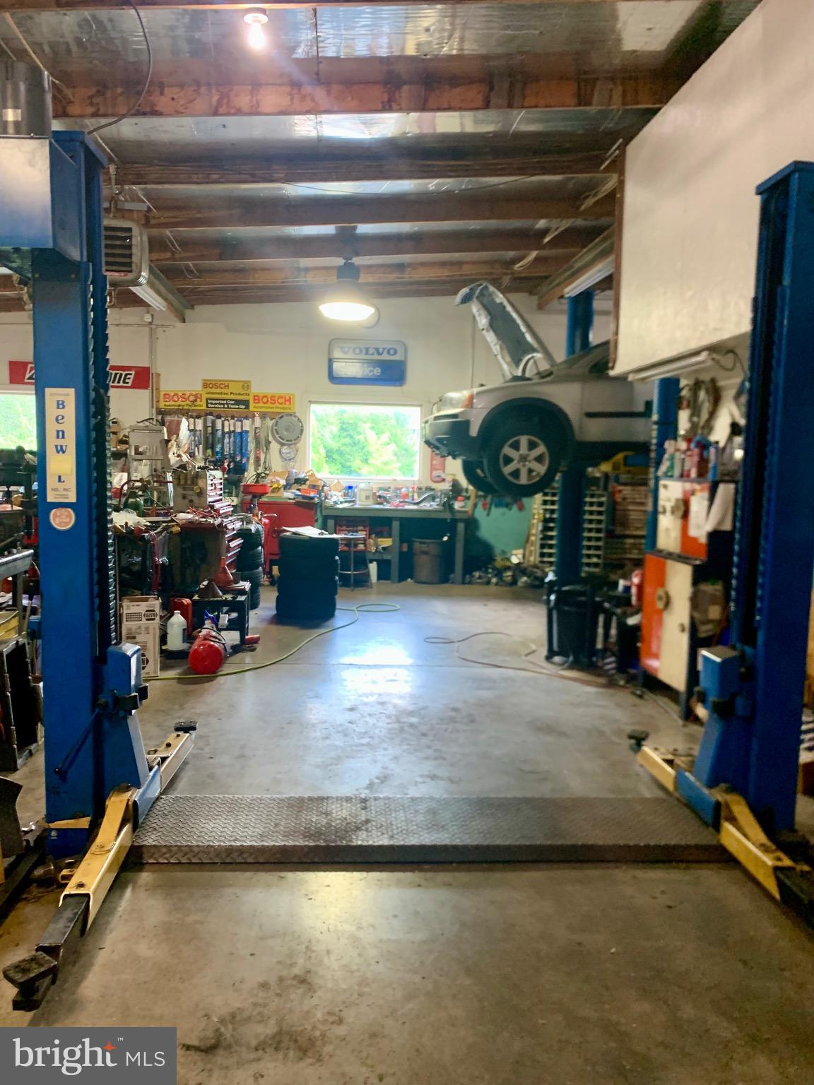 ROGERS HILLSIDE VIEW - Residential