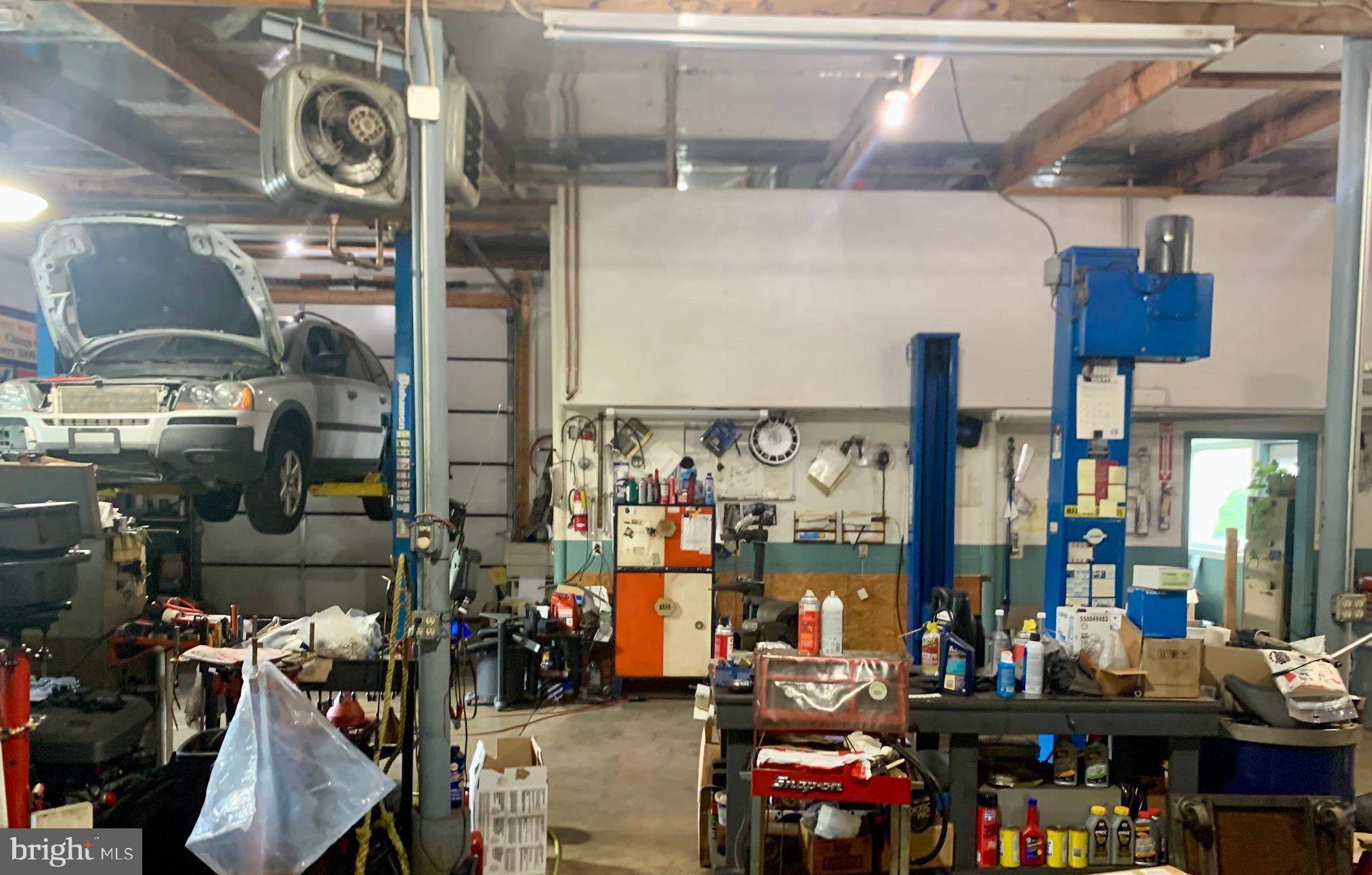 ROGERS HILLSIDE VIEW - Residential