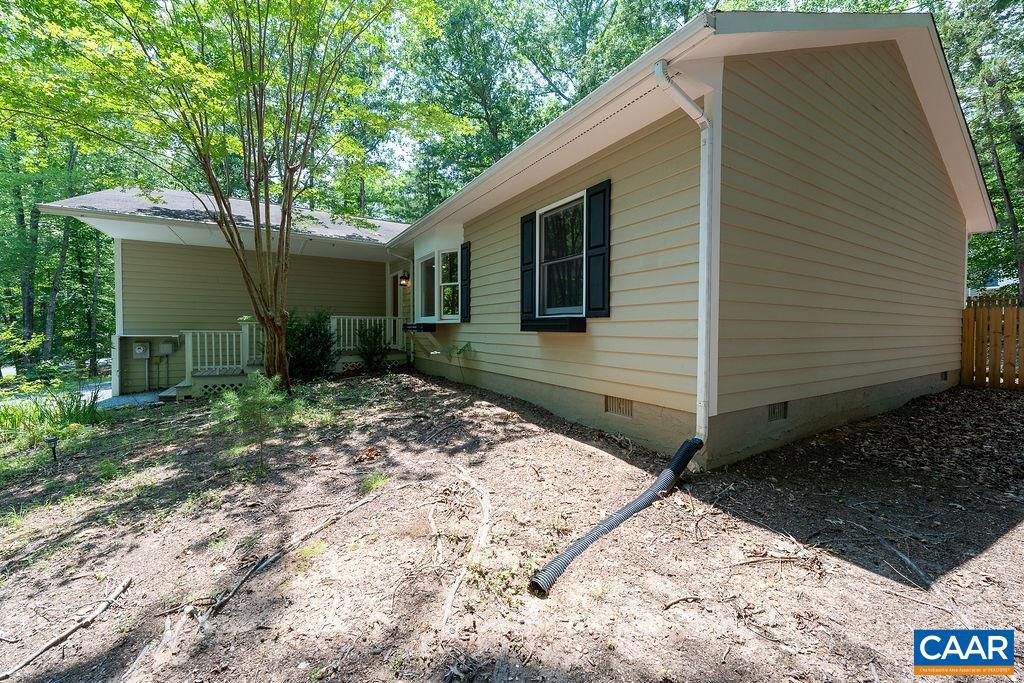 LAKE MONTICELLO - Residential