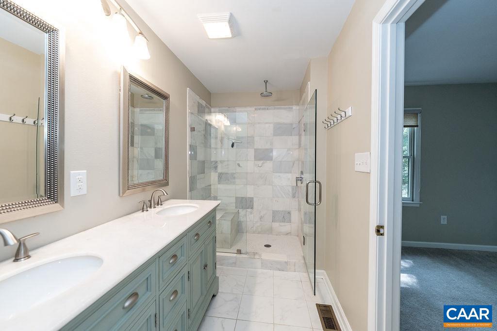 LAKE MONTICELLO - Residential