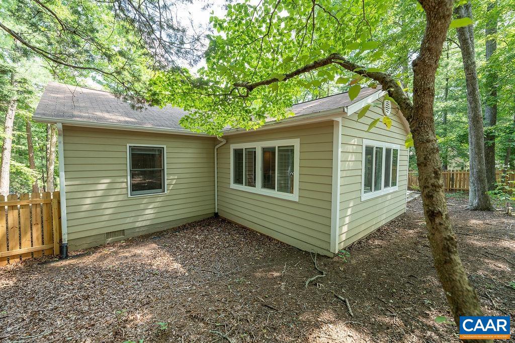 LAKE MONTICELLO - Residential