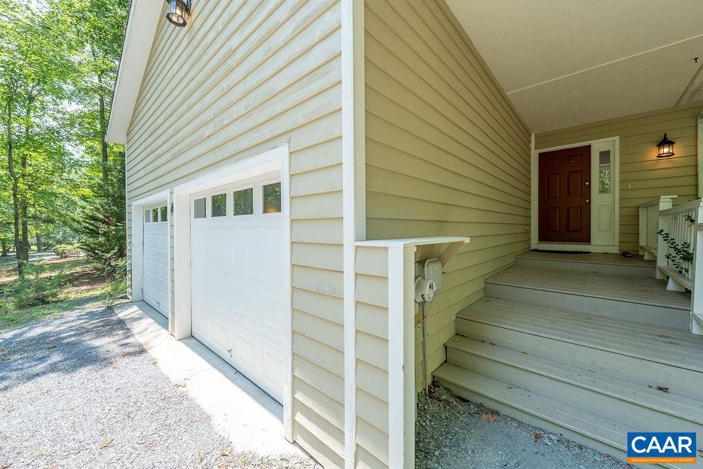 LAKE MONTICELLO - Residential