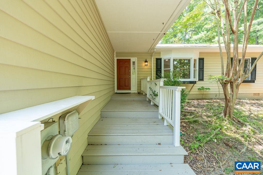 LAKE MONTICELLO - Residential