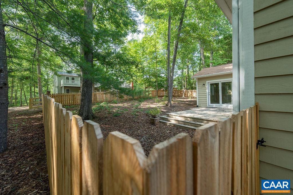 LAKE MONTICELLO - Residential