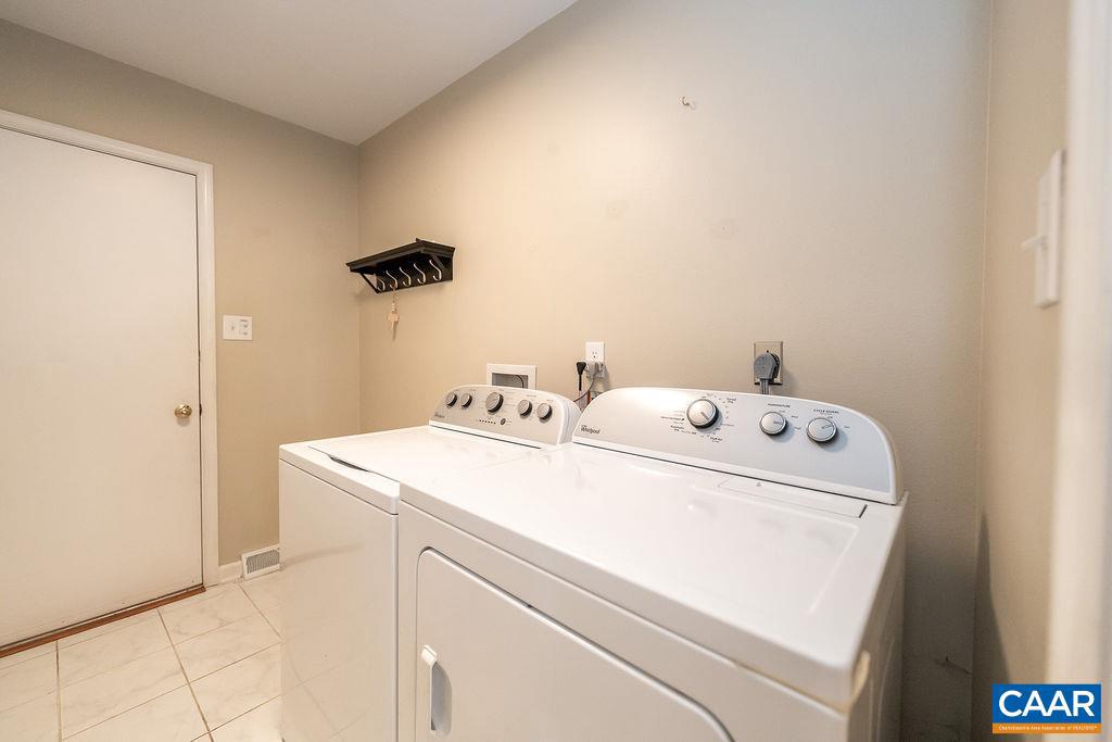 LAKE MONTICELLO - Residential