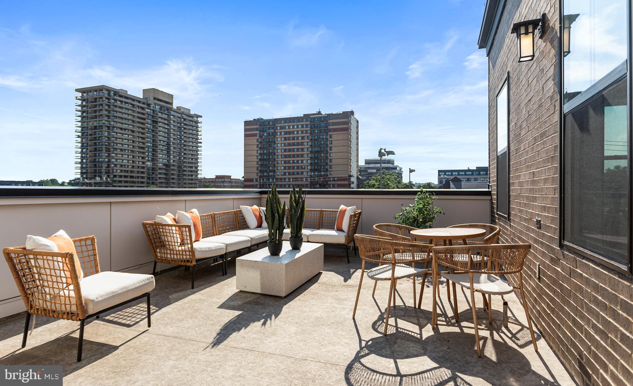 OLD TOWN ALEXANDRIA - Residential