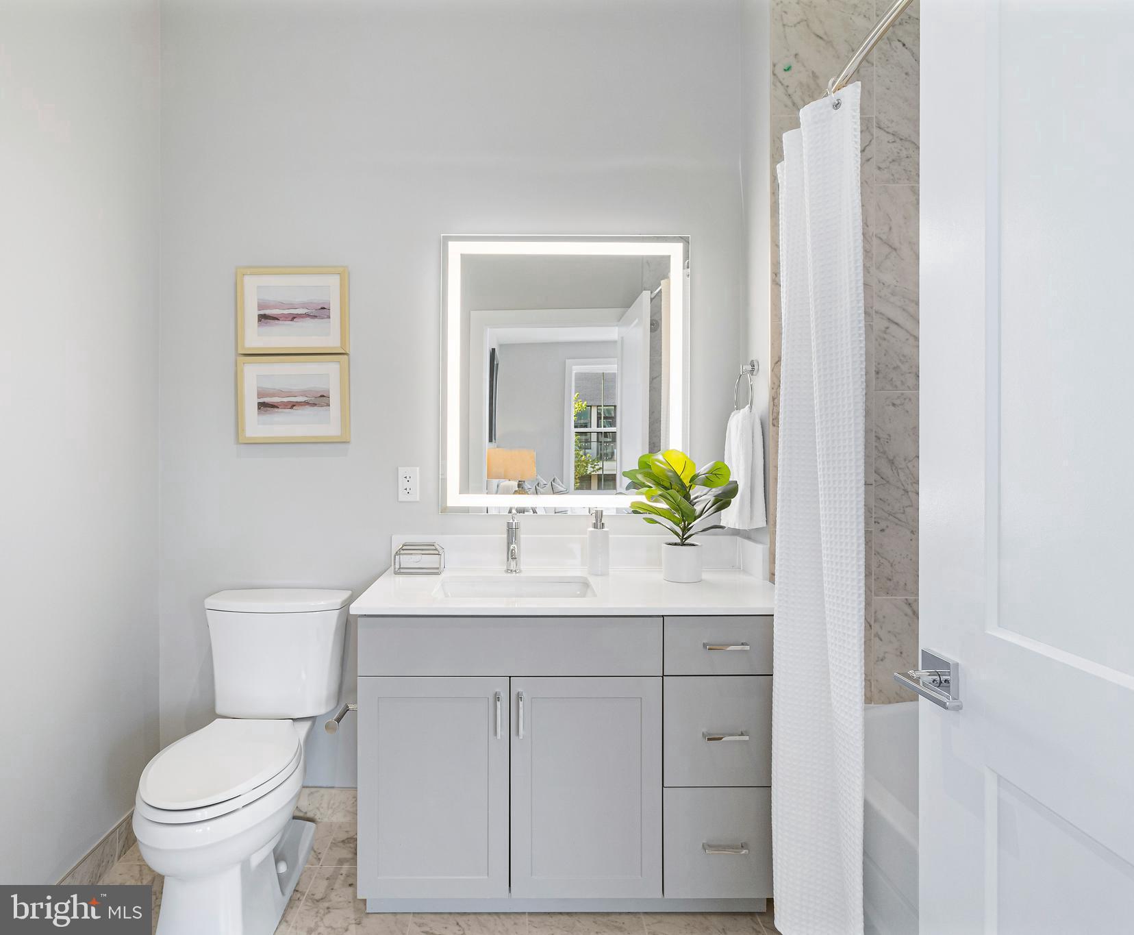 OLD TOWN ALEXANDRIA - Residential