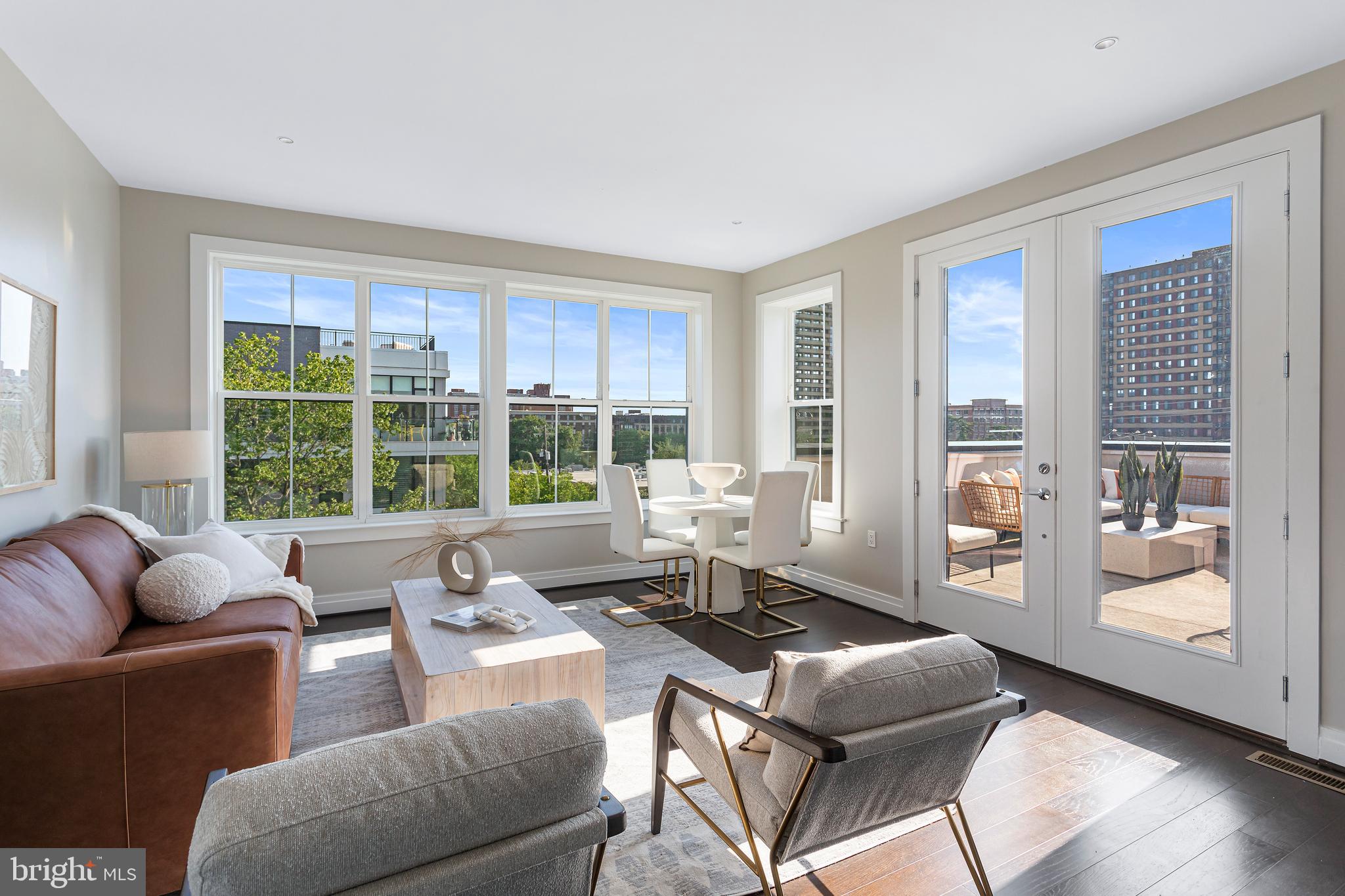 OLD TOWN ALEXANDRIA - Residential