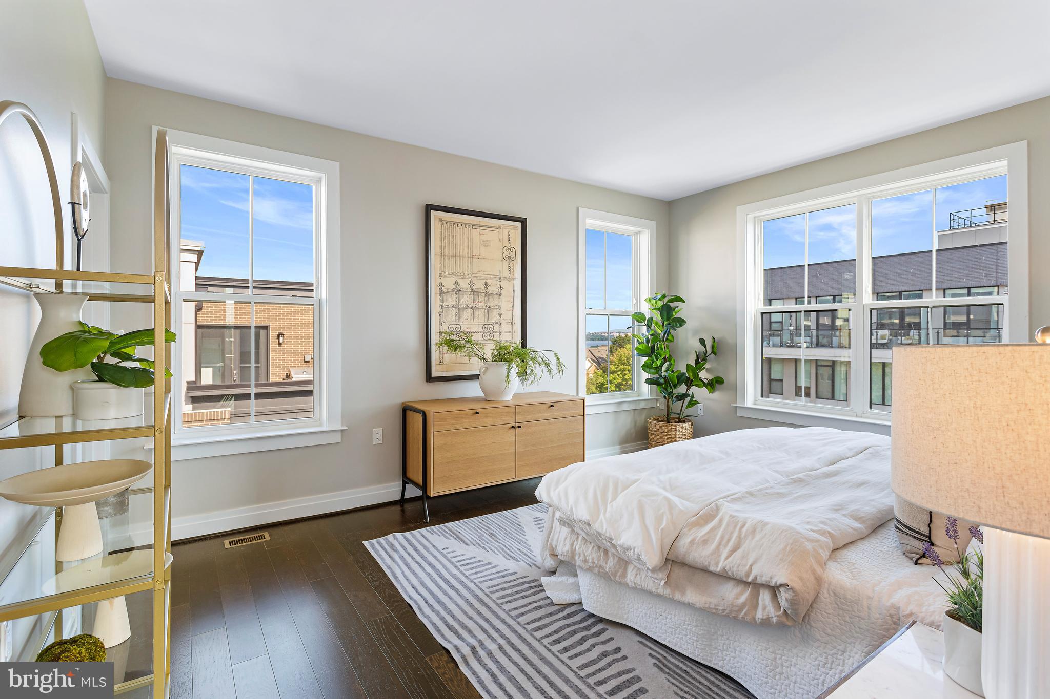 OLD TOWN ALEXANDRIA - Residential