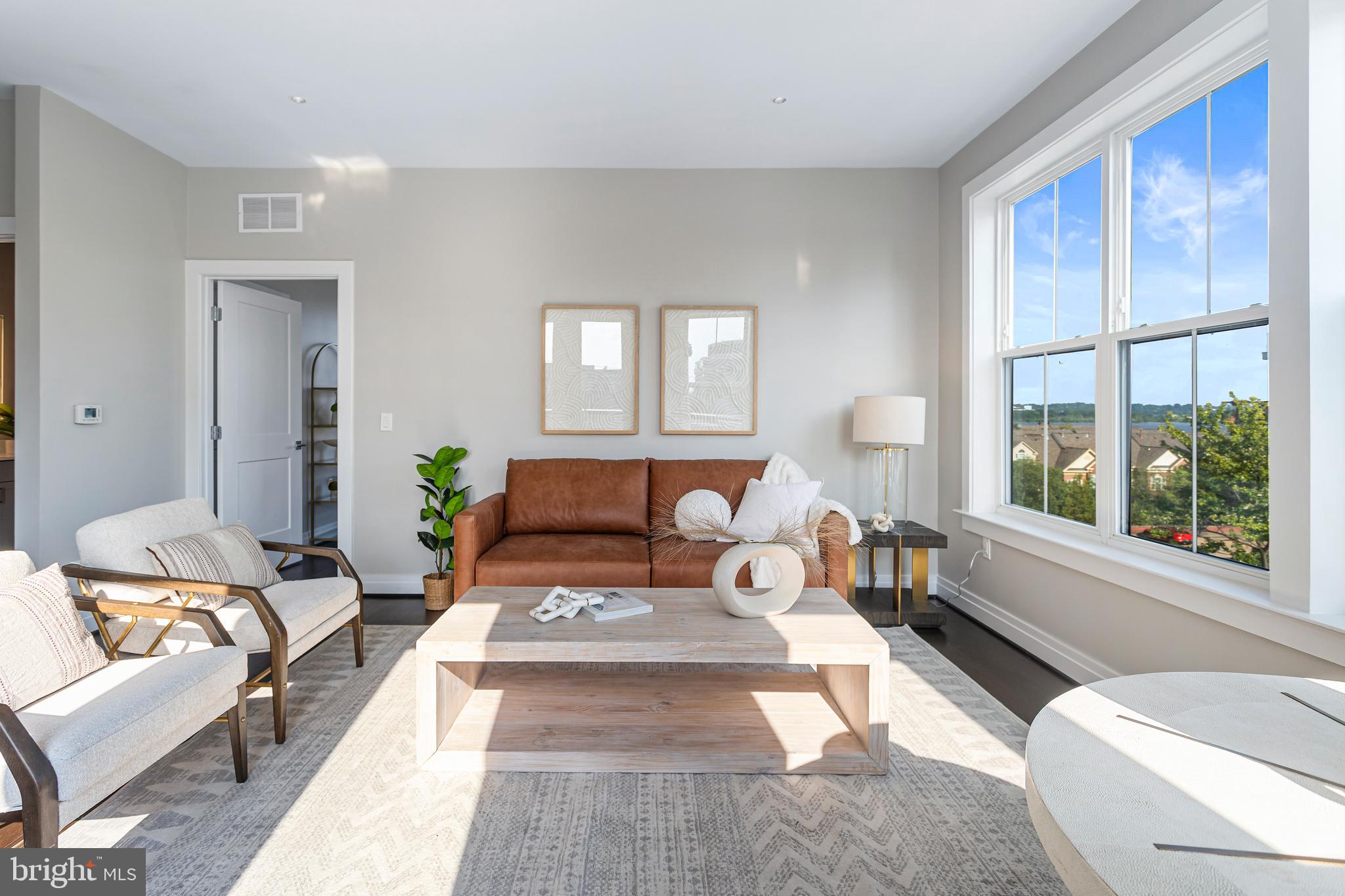 OLD TOWN ALEXANDRIA - Residential