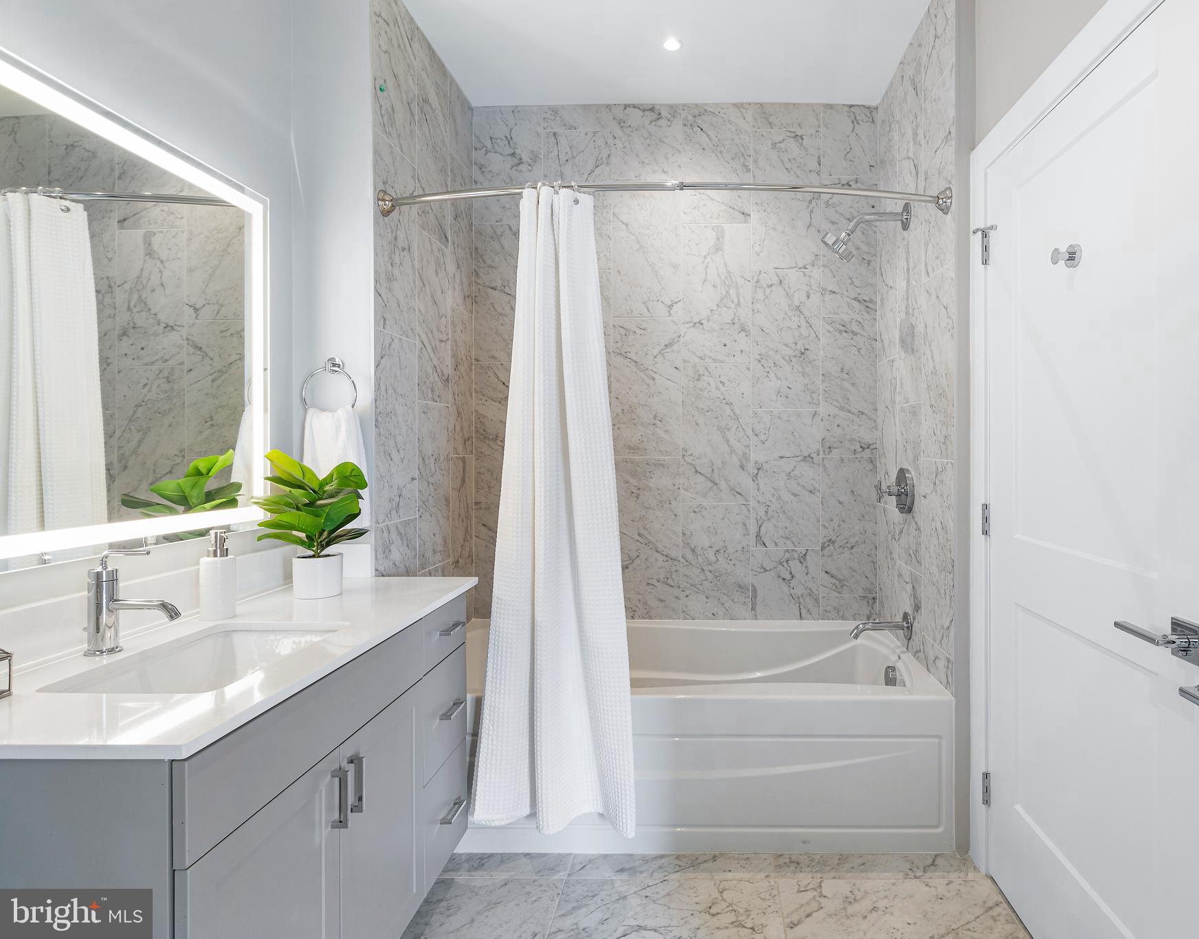 OLD TOWN ALEXANDRIA - Residential