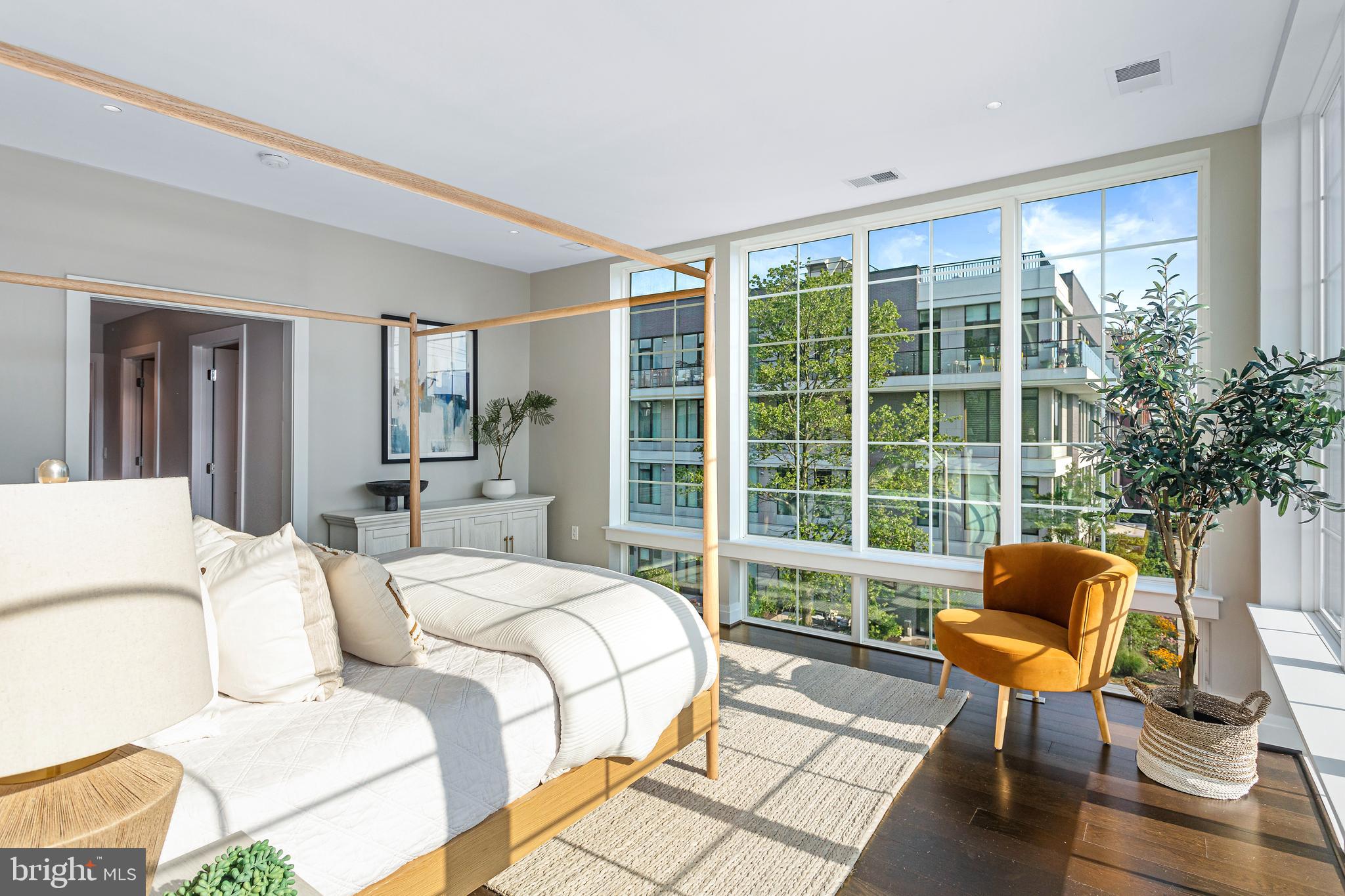 OLD TOWN ALEXANDRIA - Residential