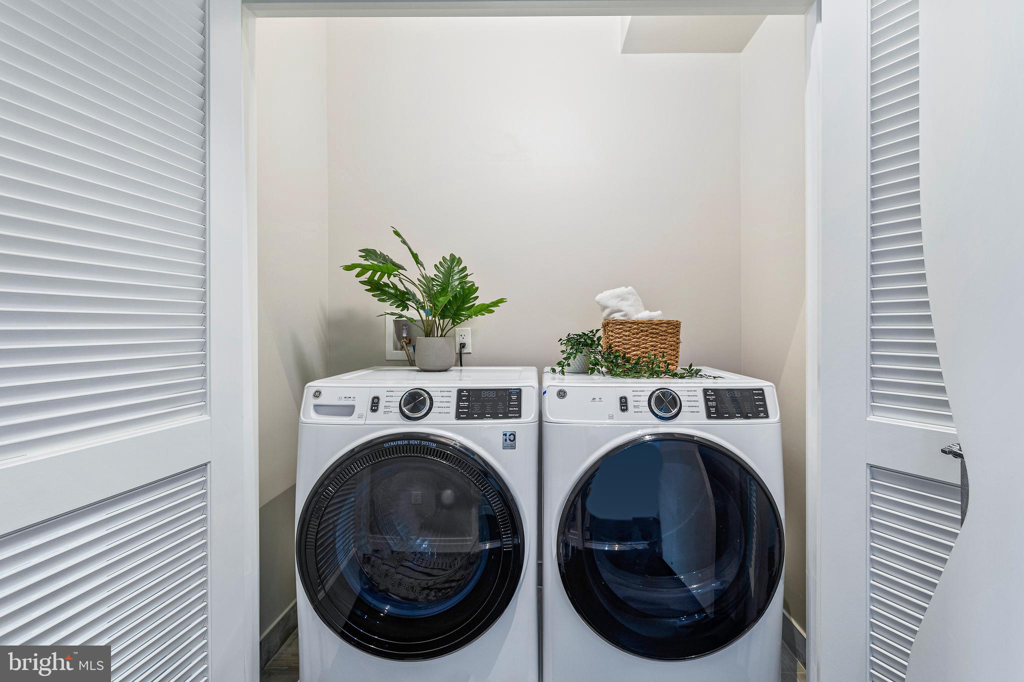 OLD TOWN ALEXANDRIA - Residential