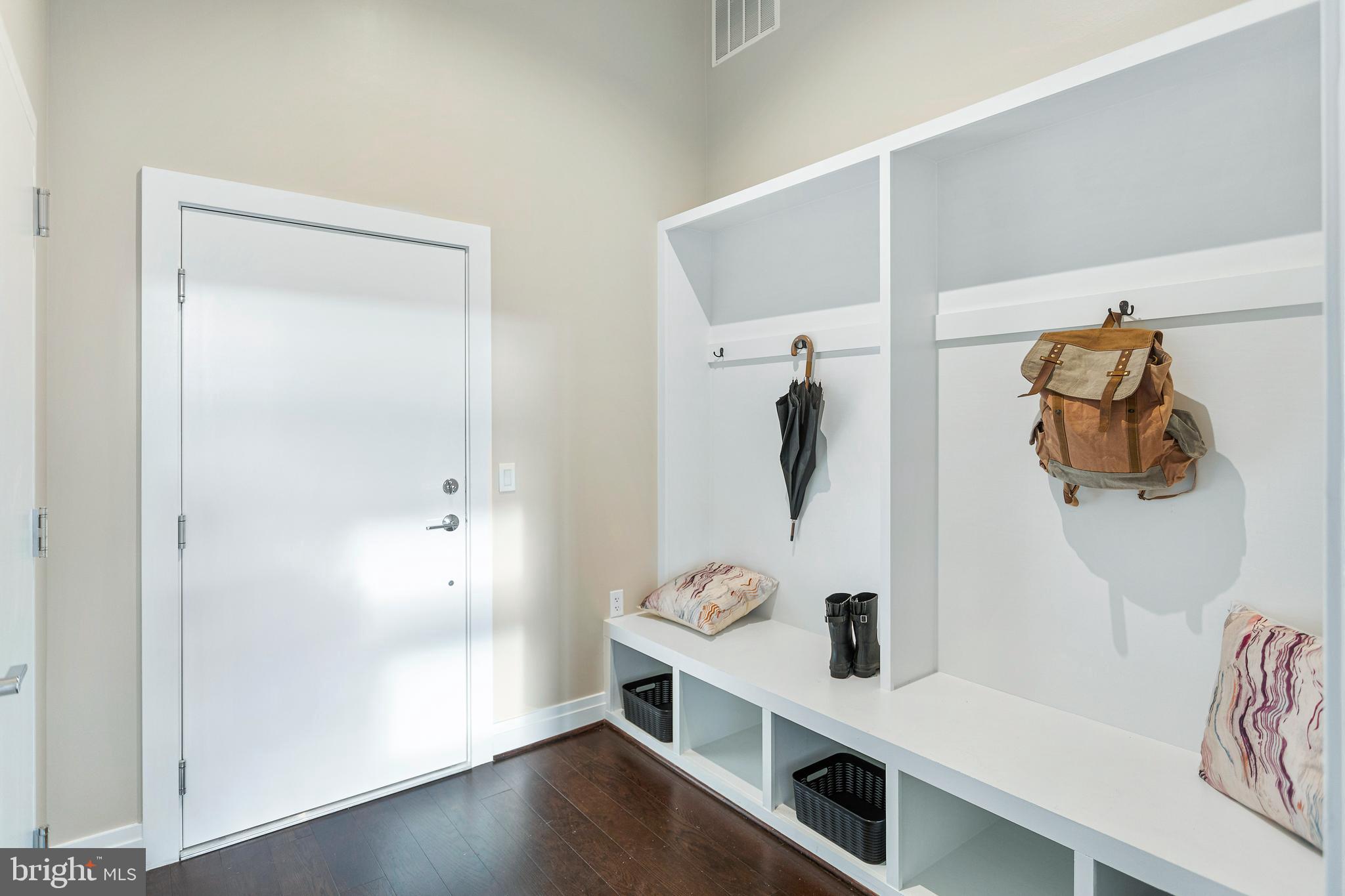 OLD TOWN ALEXANDRIA - Residential