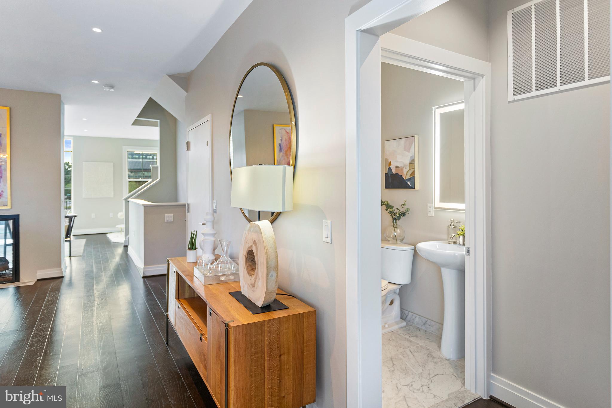 OLD TOWN ALEXANDRIA - Residential