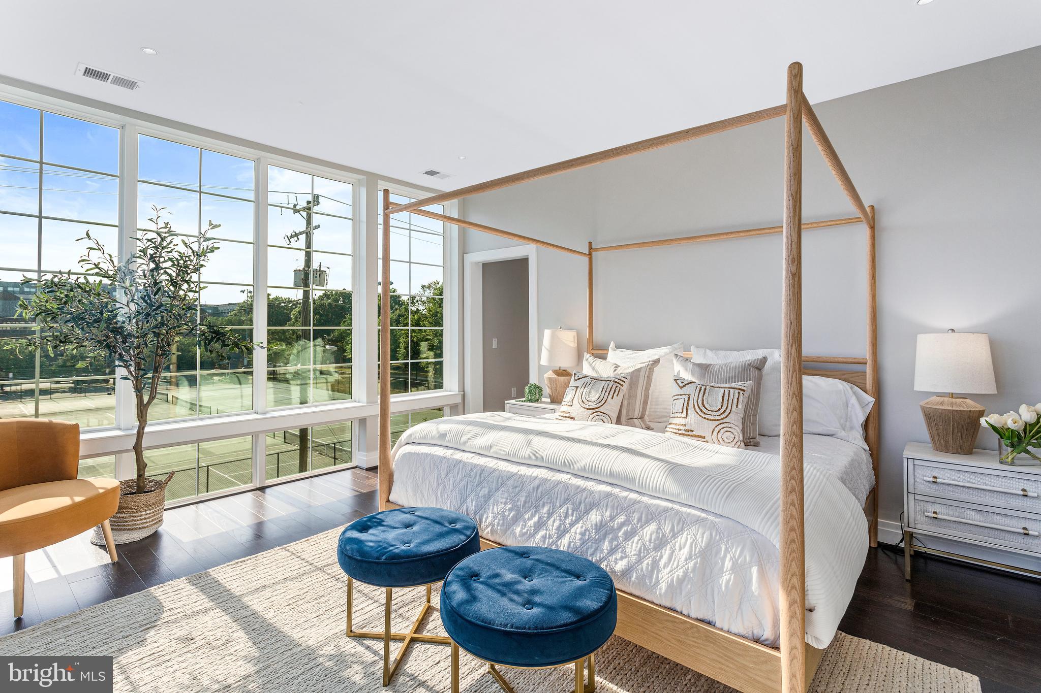 OLD TOWN ALEXANDRIA - Residential