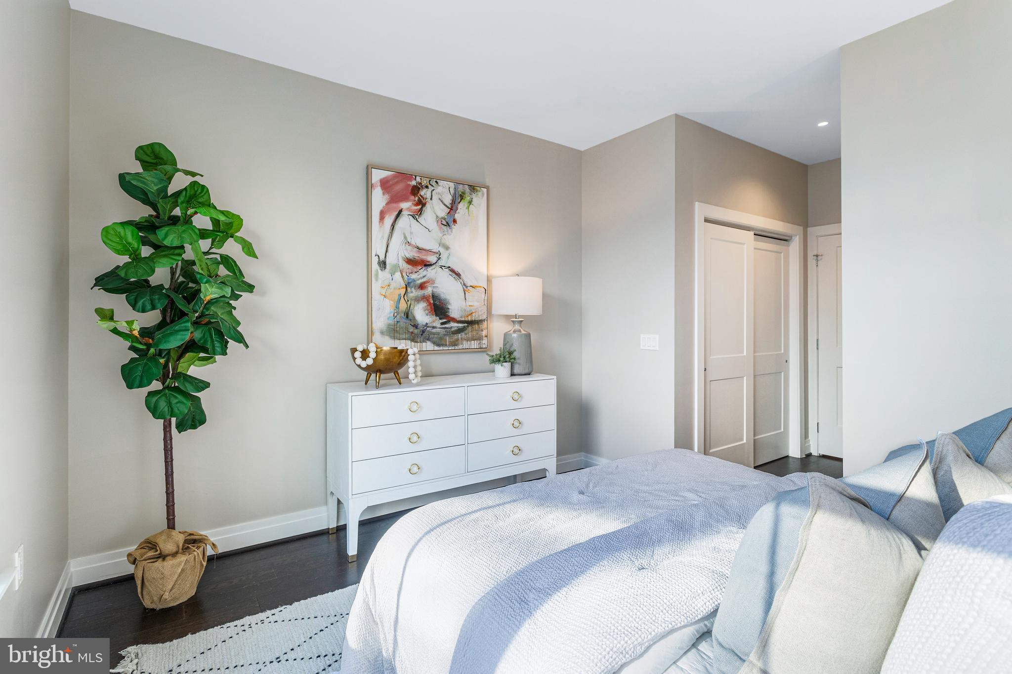 OLD TOWN ALEXANDRIA - Residential