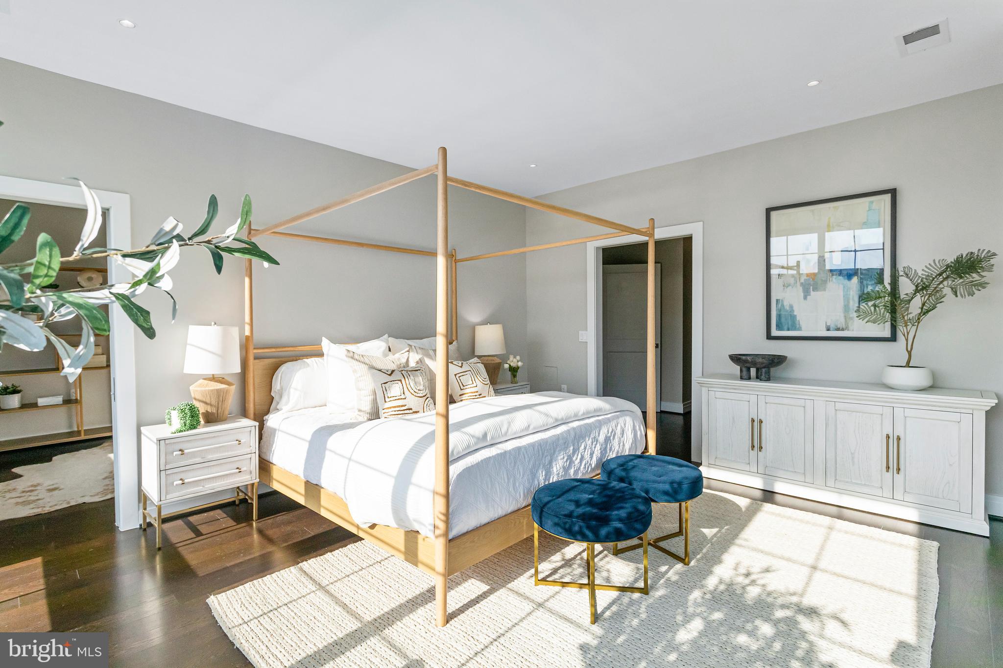 OLD TOWN ALEXANDRIA - Residential