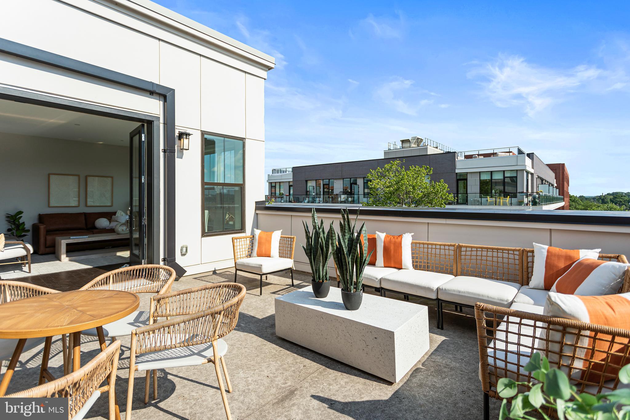 OLD TOWN ALEXANDRIA - Residential