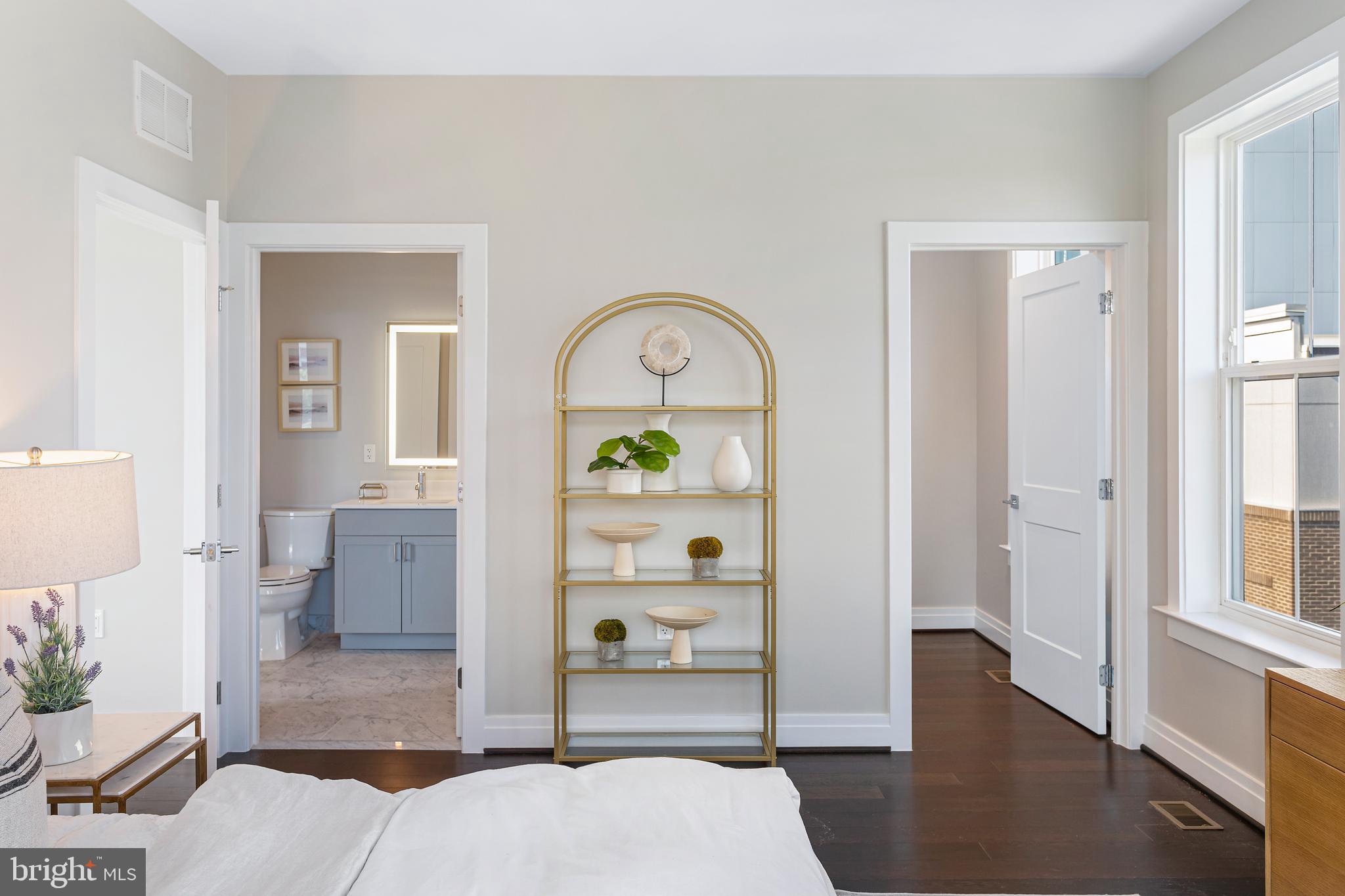 OLD TOWN ALEXANDRIA - Residential