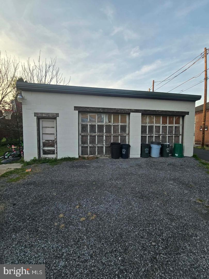 36 N RAILROAD STREET