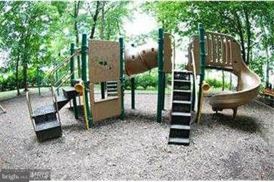 ROTONDA - Residential Lease