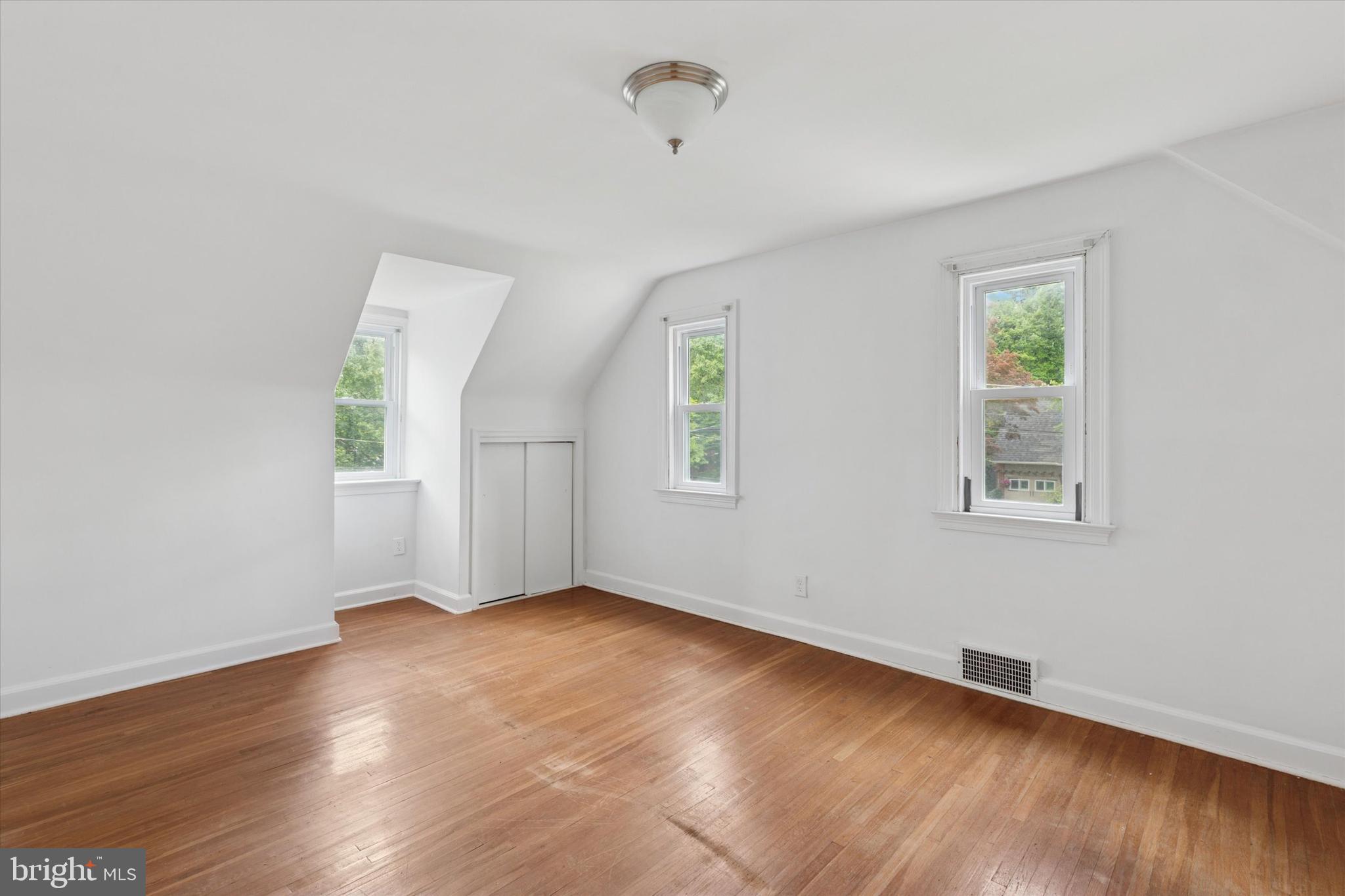 COLLEGE PARK - Residential