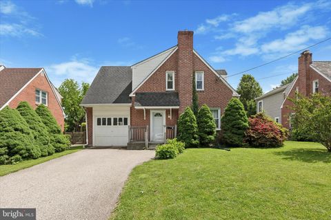 90 COLLEGE AVENUE FLOURTOWN PA 19031
