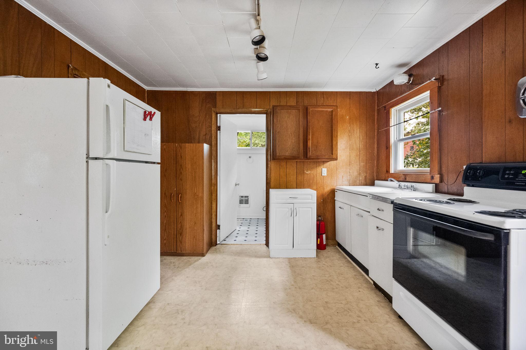 KEYES FERRY ACRES - Residential