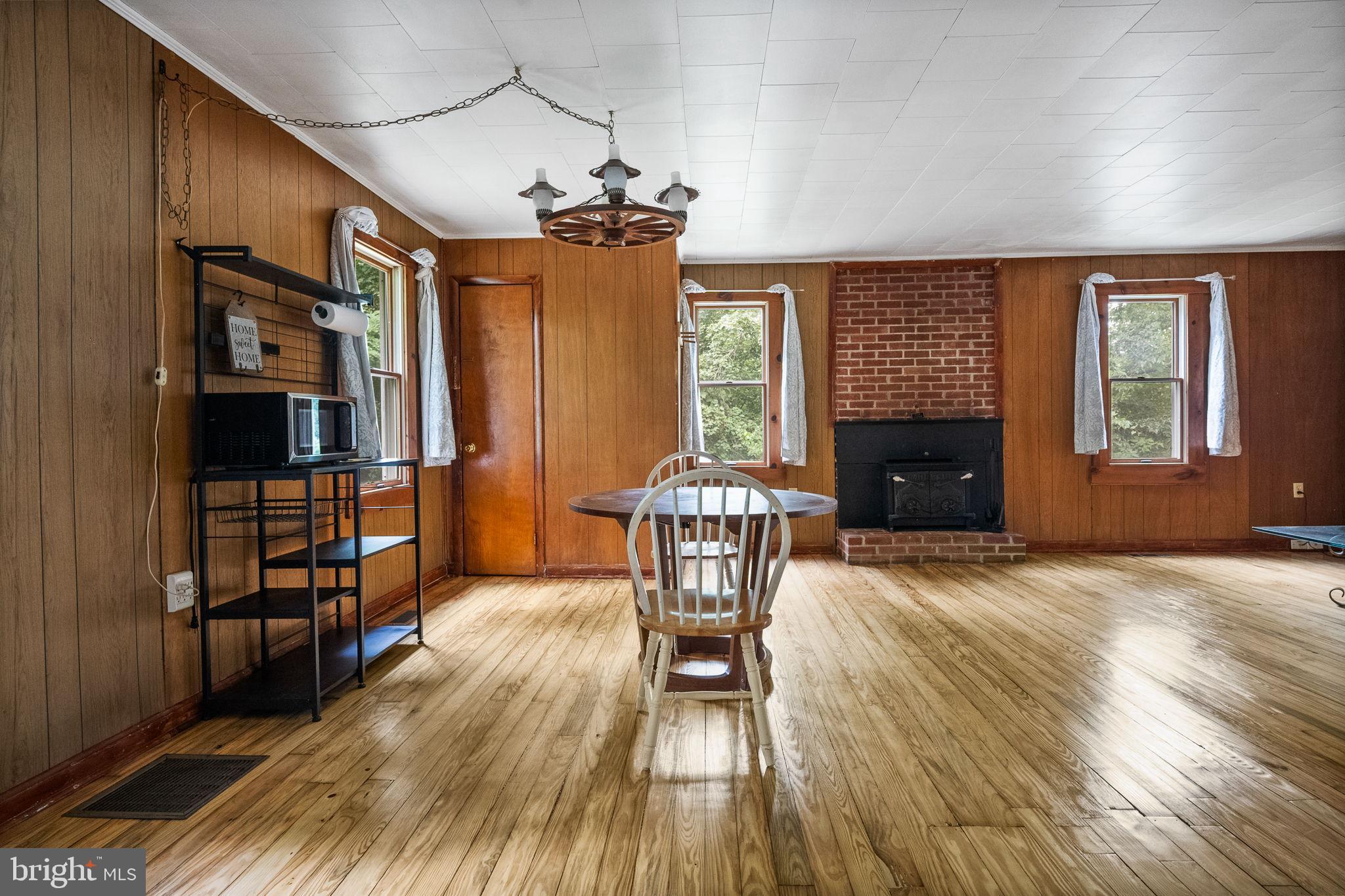 KEYES FERRY ACRES - Residential