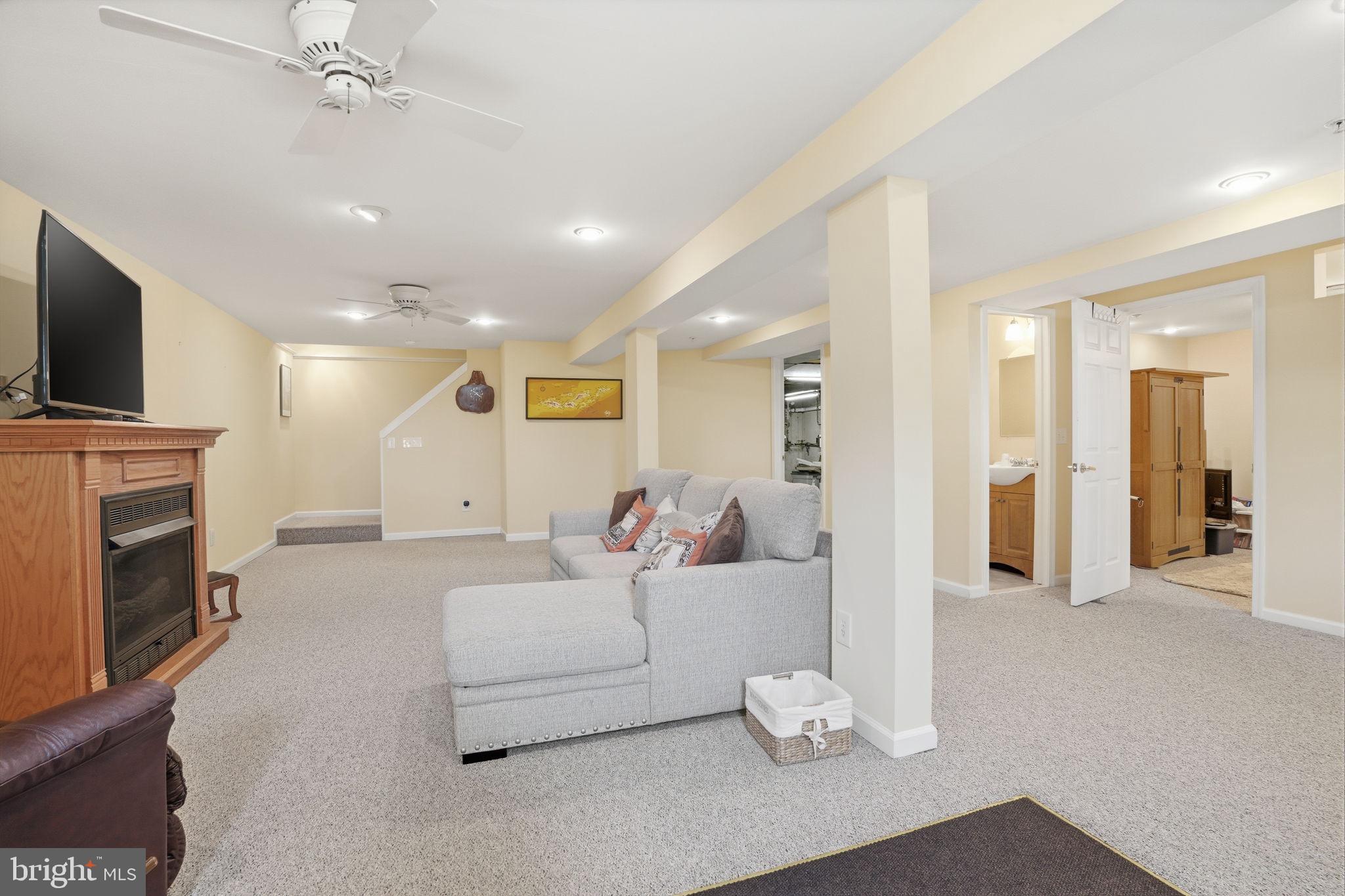 LAMPLIGHTER VILLAGE - Residential