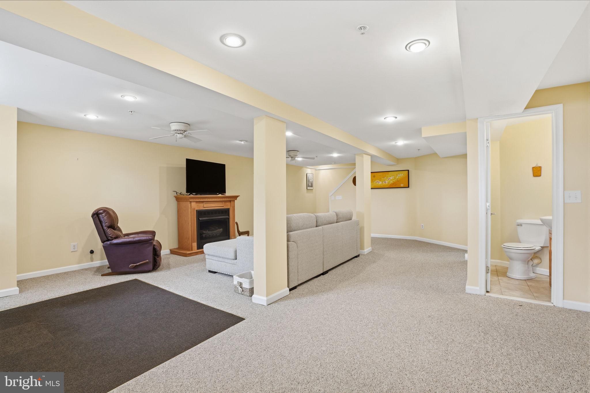 LAMPLIGHTER VILLAGE - Residential