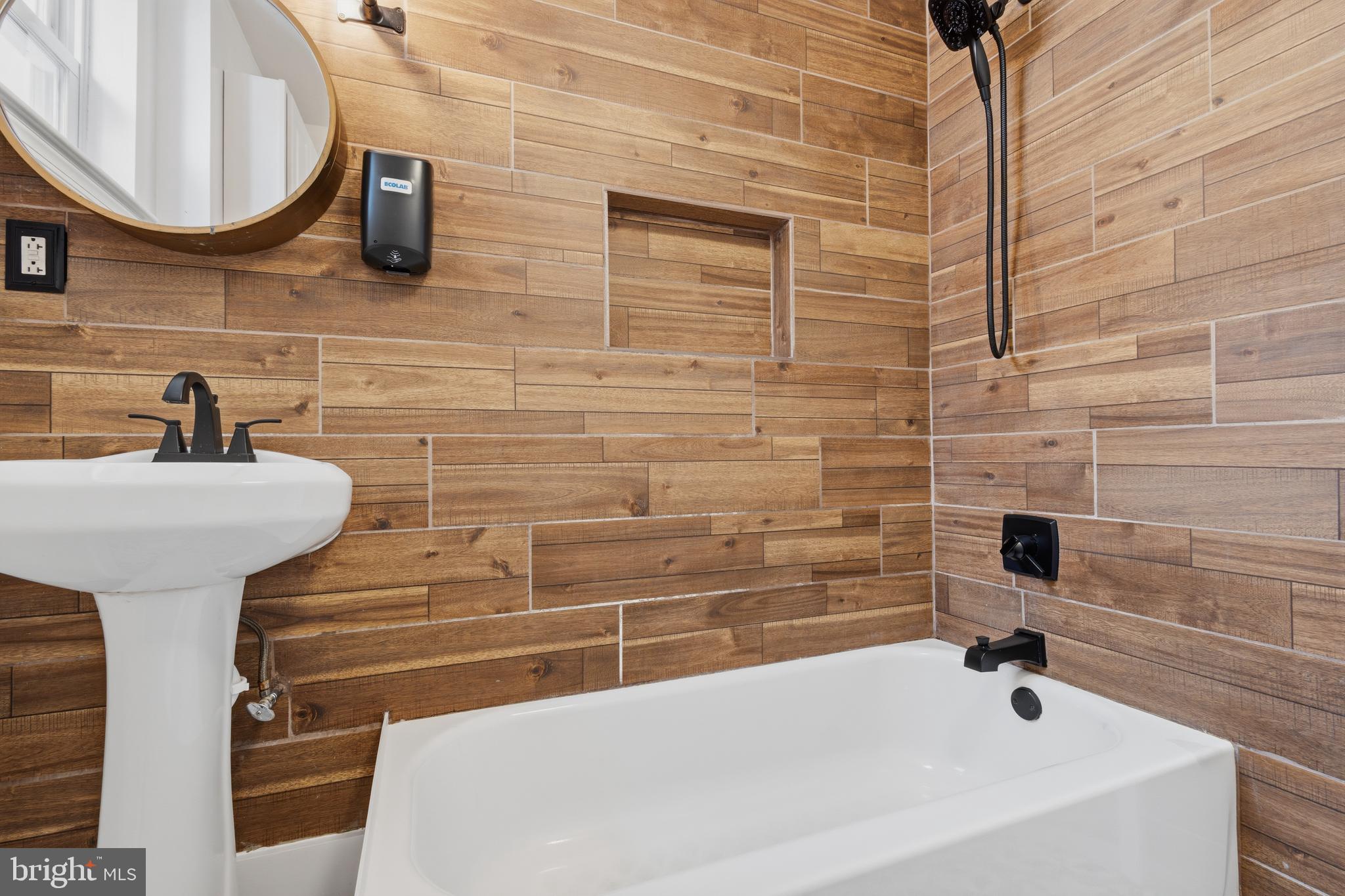 PORT RICHMOND - Residential