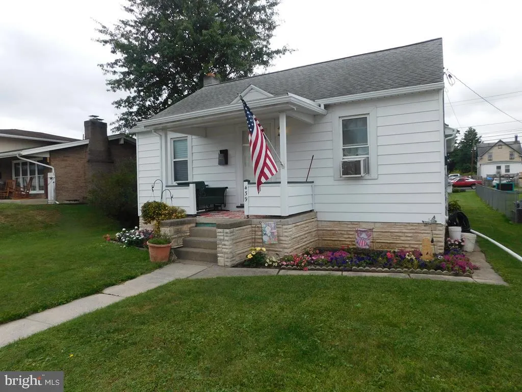 439 S Wayne Street, Lewistown, PA 17044