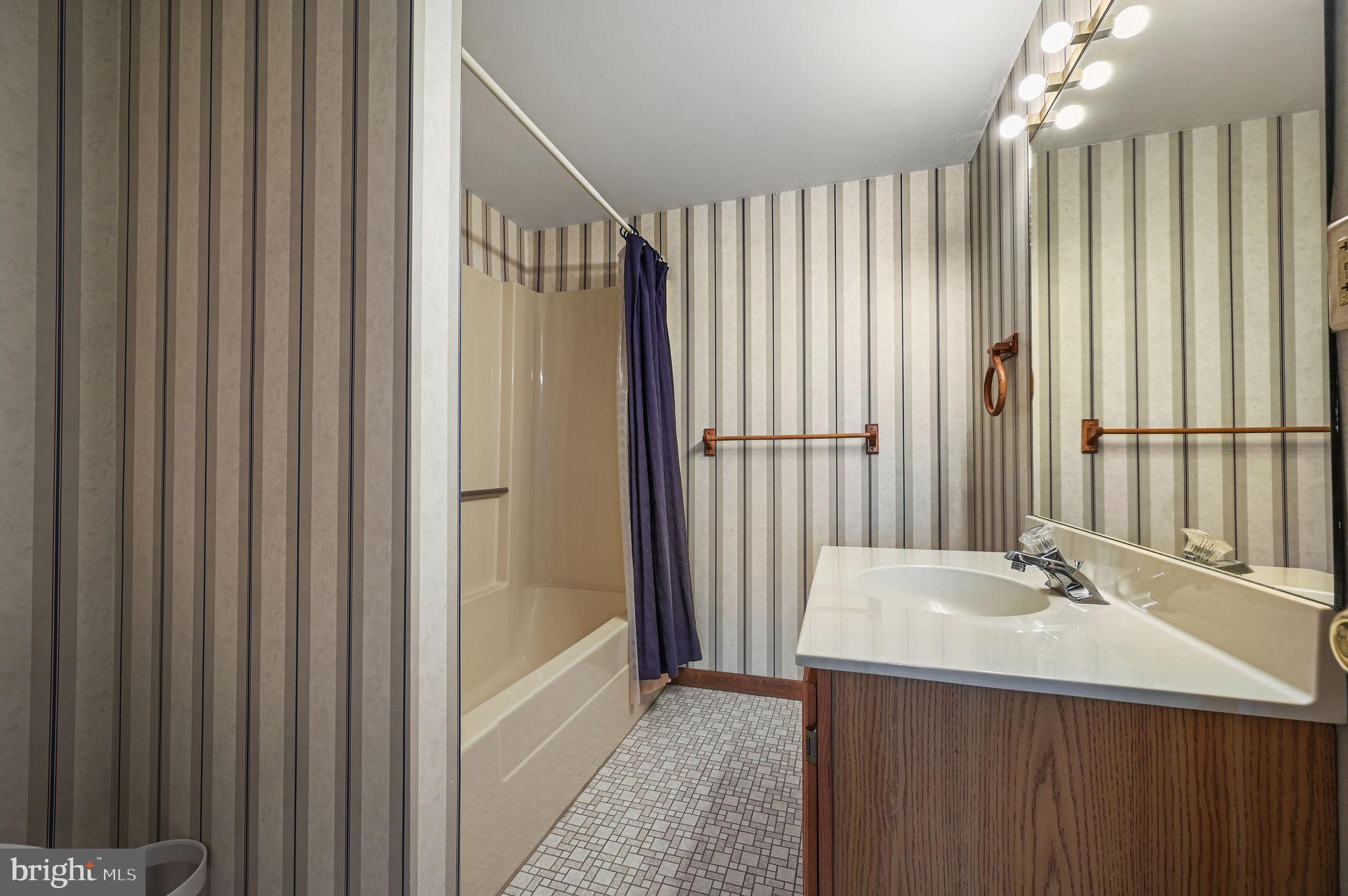 CHATHAM COVE - Residential