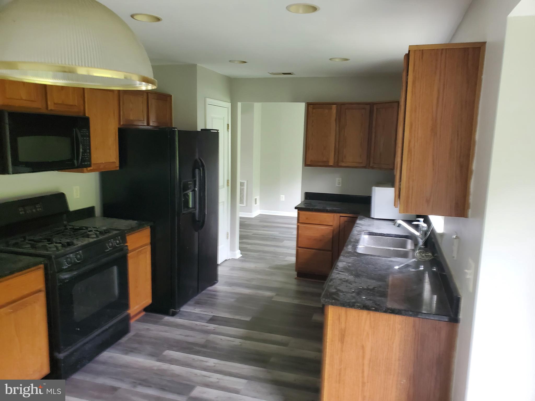 WAYSIDE VILLAGE - Residential Lease