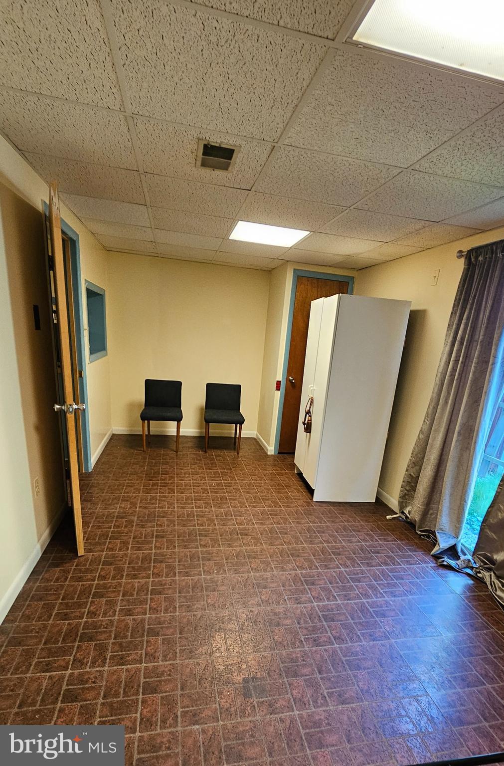 POHICK VILLAGE - Residential Lease