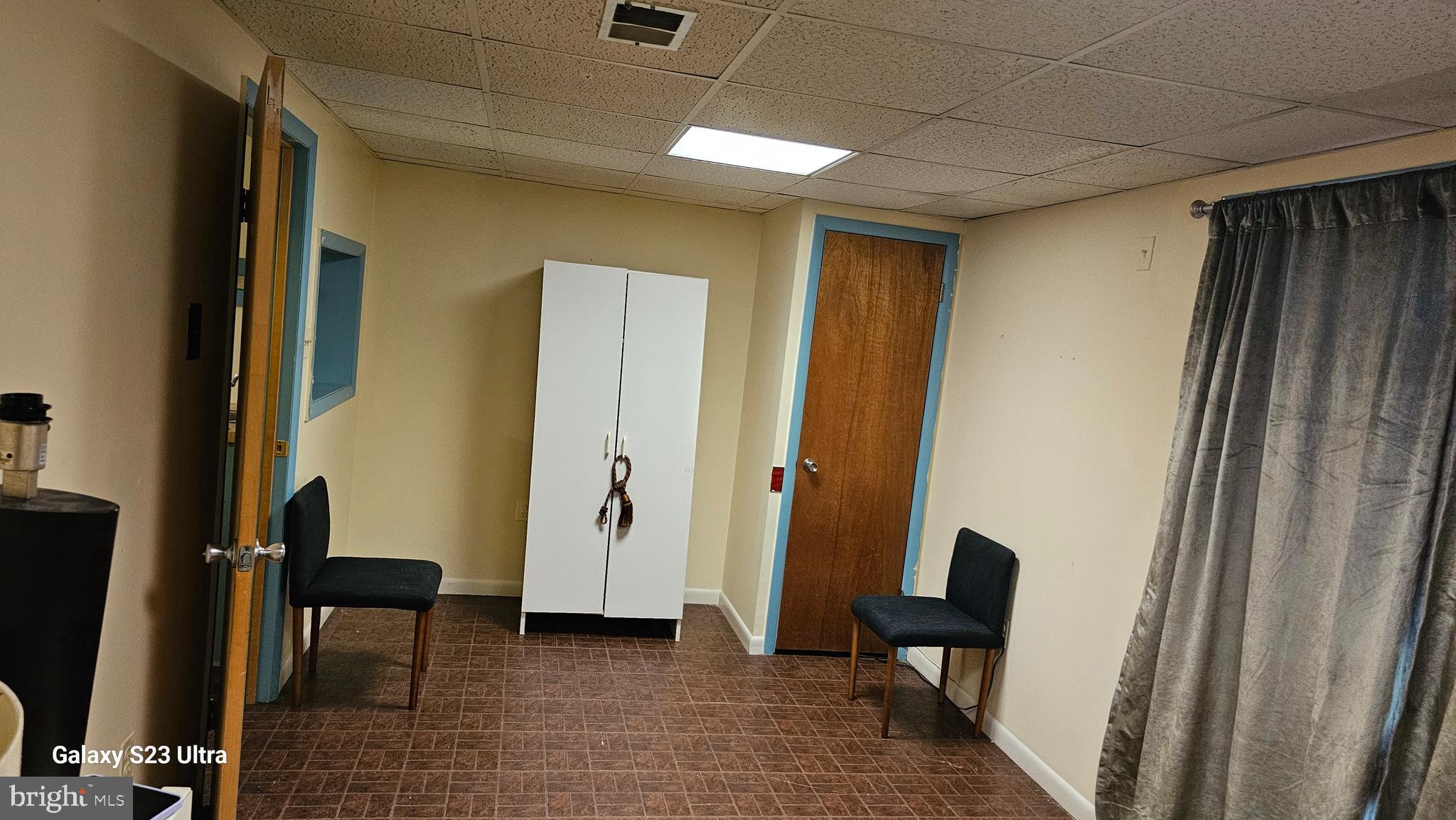 POHICK VILLAGE - Residential Lease