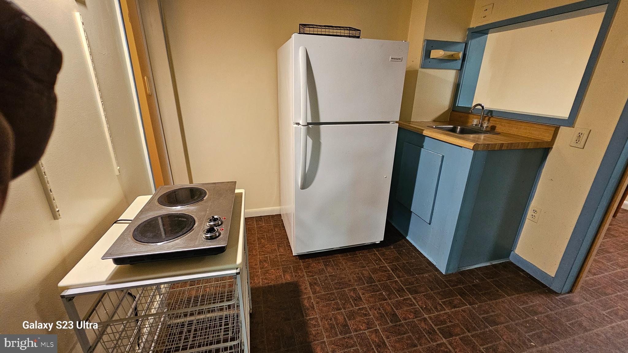 POHICK VILLAGE - Residential Lease