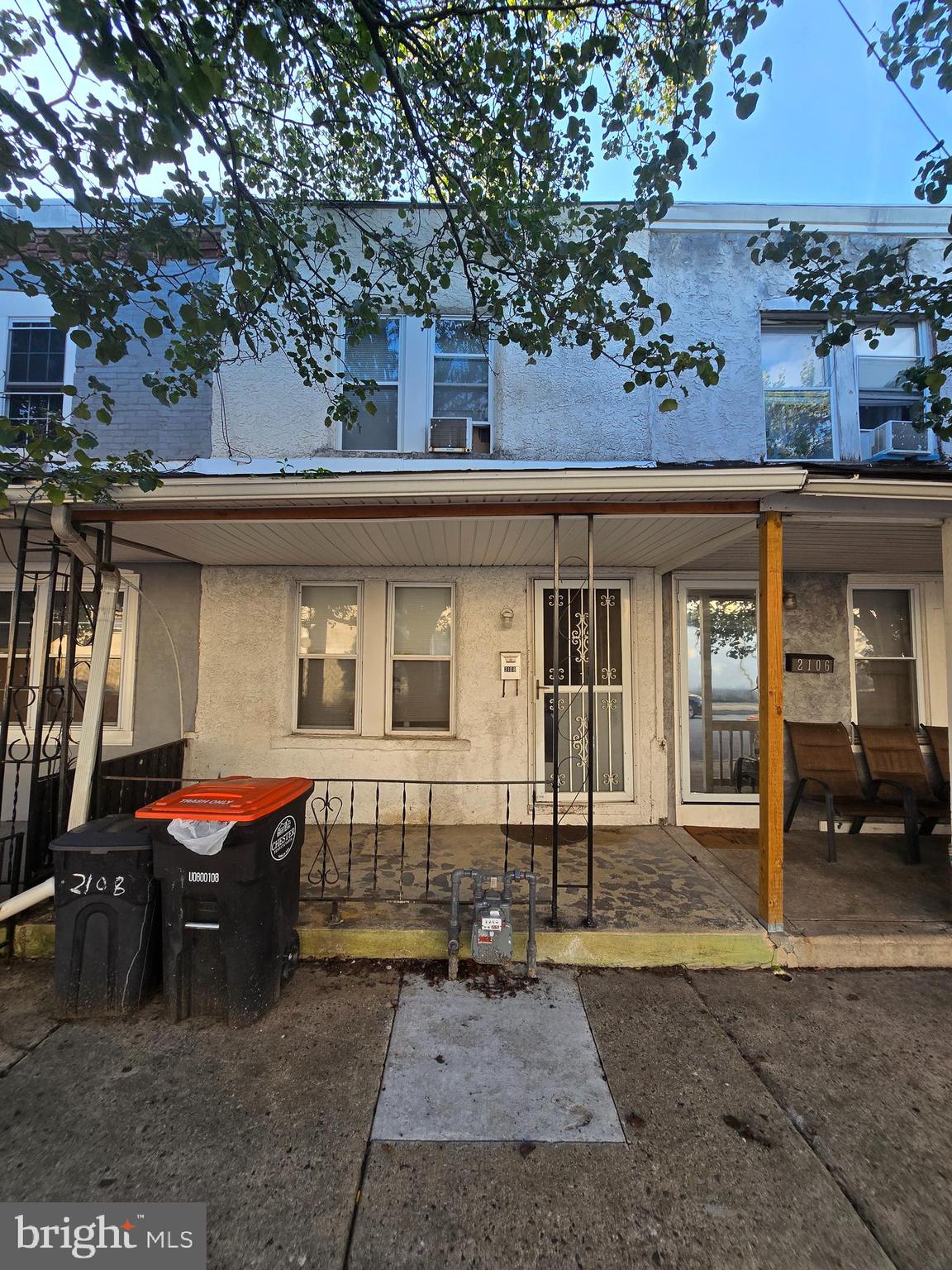 Great investment opportunity! Single-family home for sale at 2108 W 6th Street. This property features 2 bedrooms and 1 bathroom, and is currently rented for $1,100 per month. Steady rental income in place with potential for long-term growth. Ideal for investors seeking a turnkey property with a paying tenant already in place.
-Also can be sold as a package deal with: 1005 W 8th St, 1013 W 8th St, 311 Pennell St, 346 Kerlin St, 1017 W 8th St, 825 Hughes St, 2104 W 6th St
NOTE: The property will be sold in AS-IS condition. The buyer is responsible for U&O.