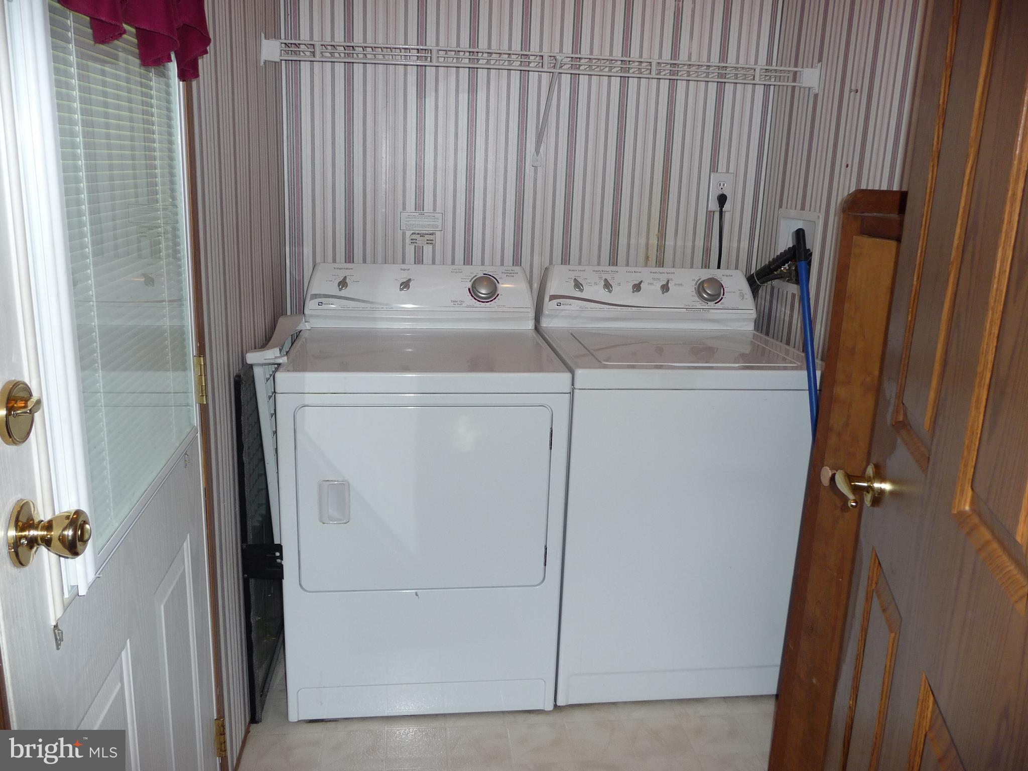 CEDAR MANOR - Residential