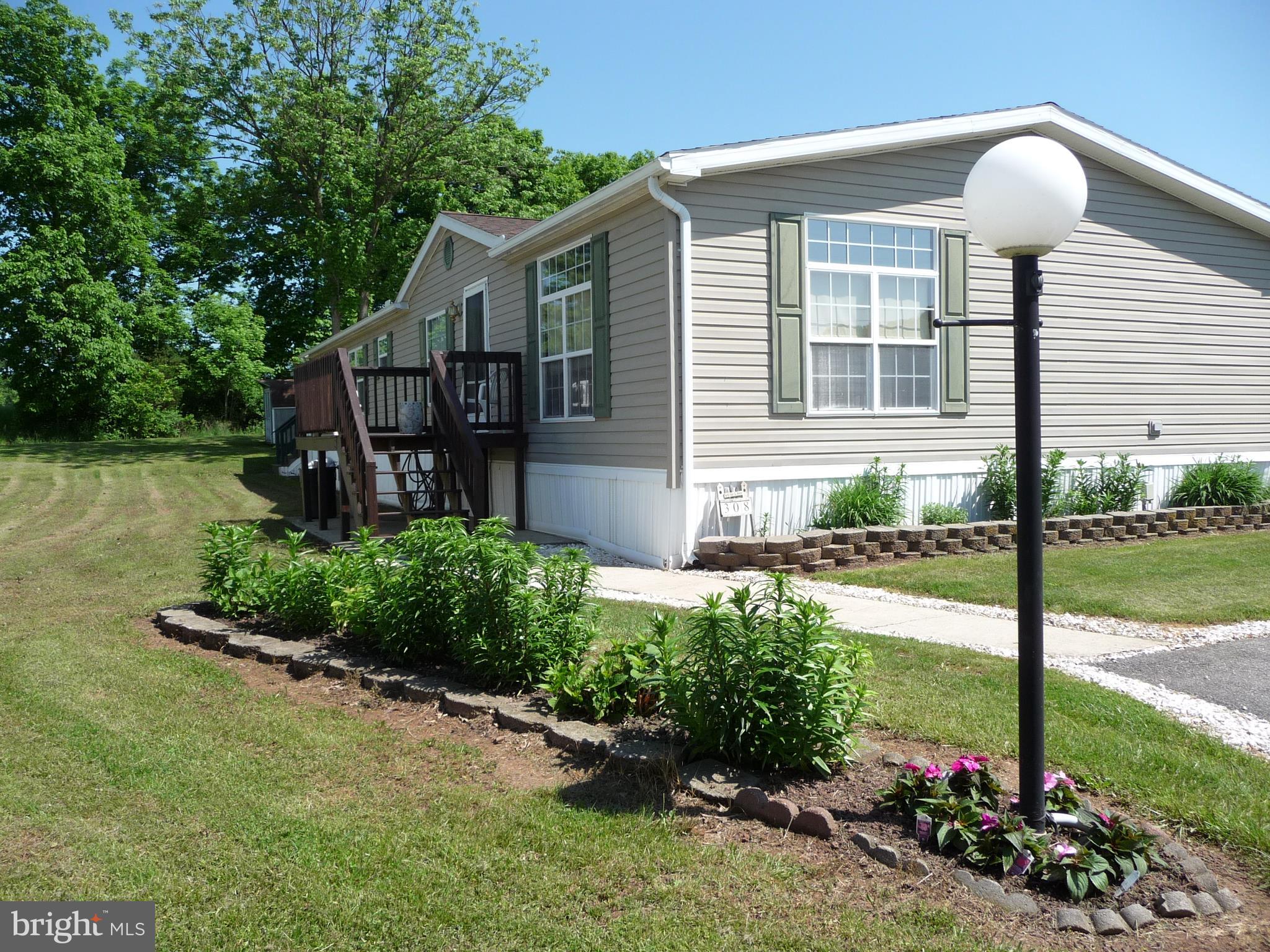 CEDAR MANOR - Residential