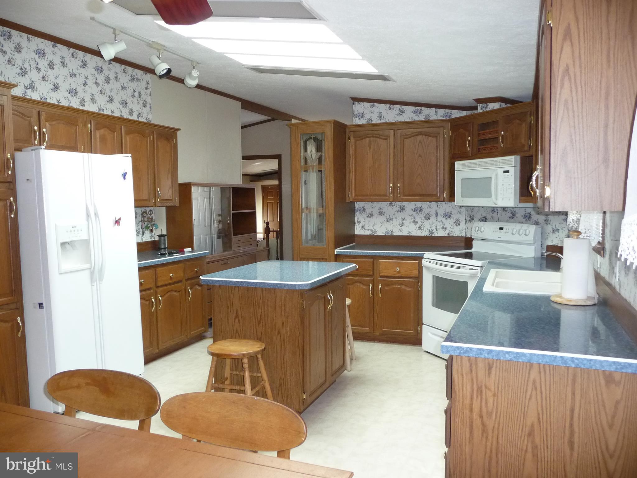 CEDAR MANOR - Residential