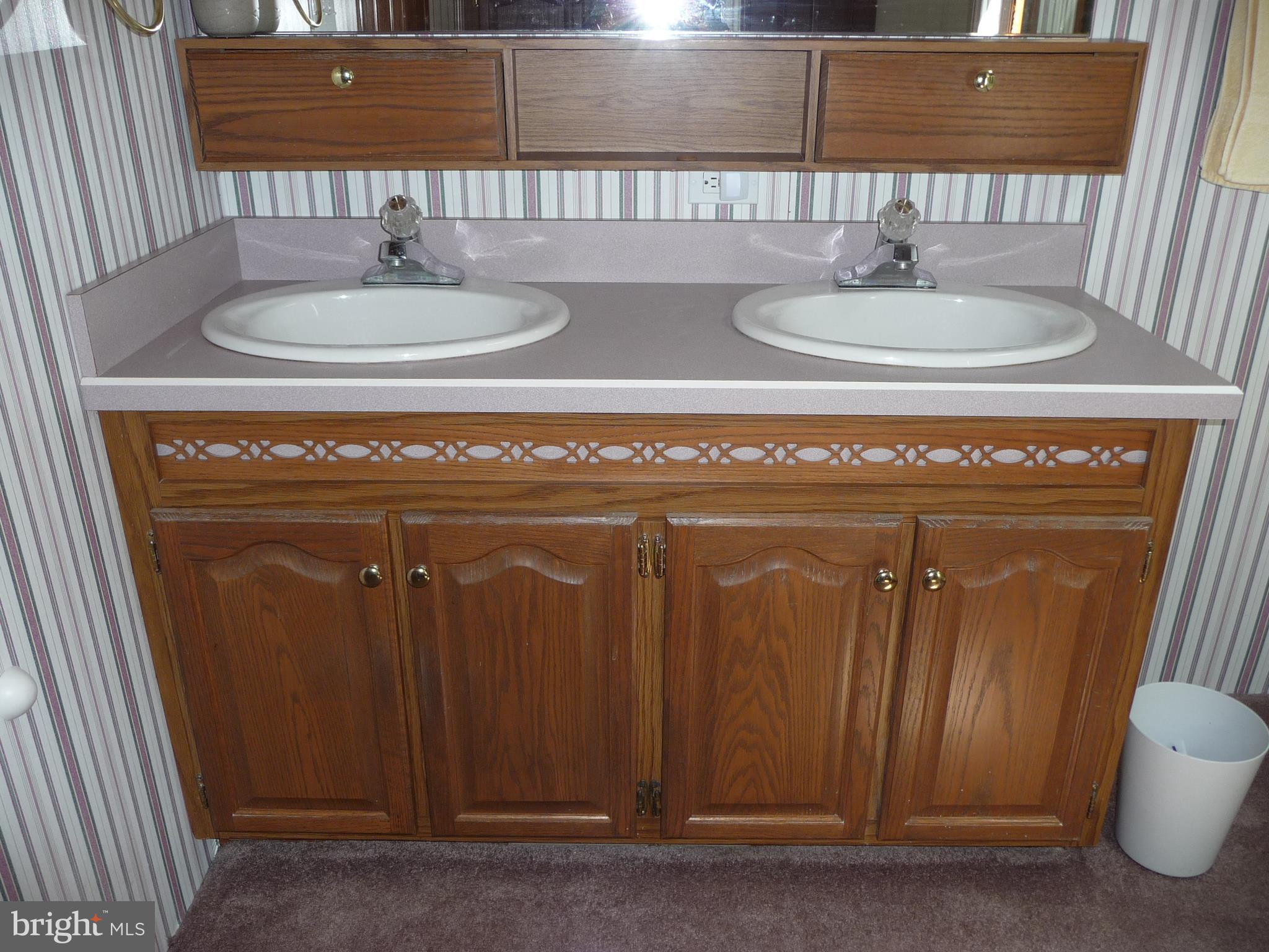 CEDAR MANOR - Residential