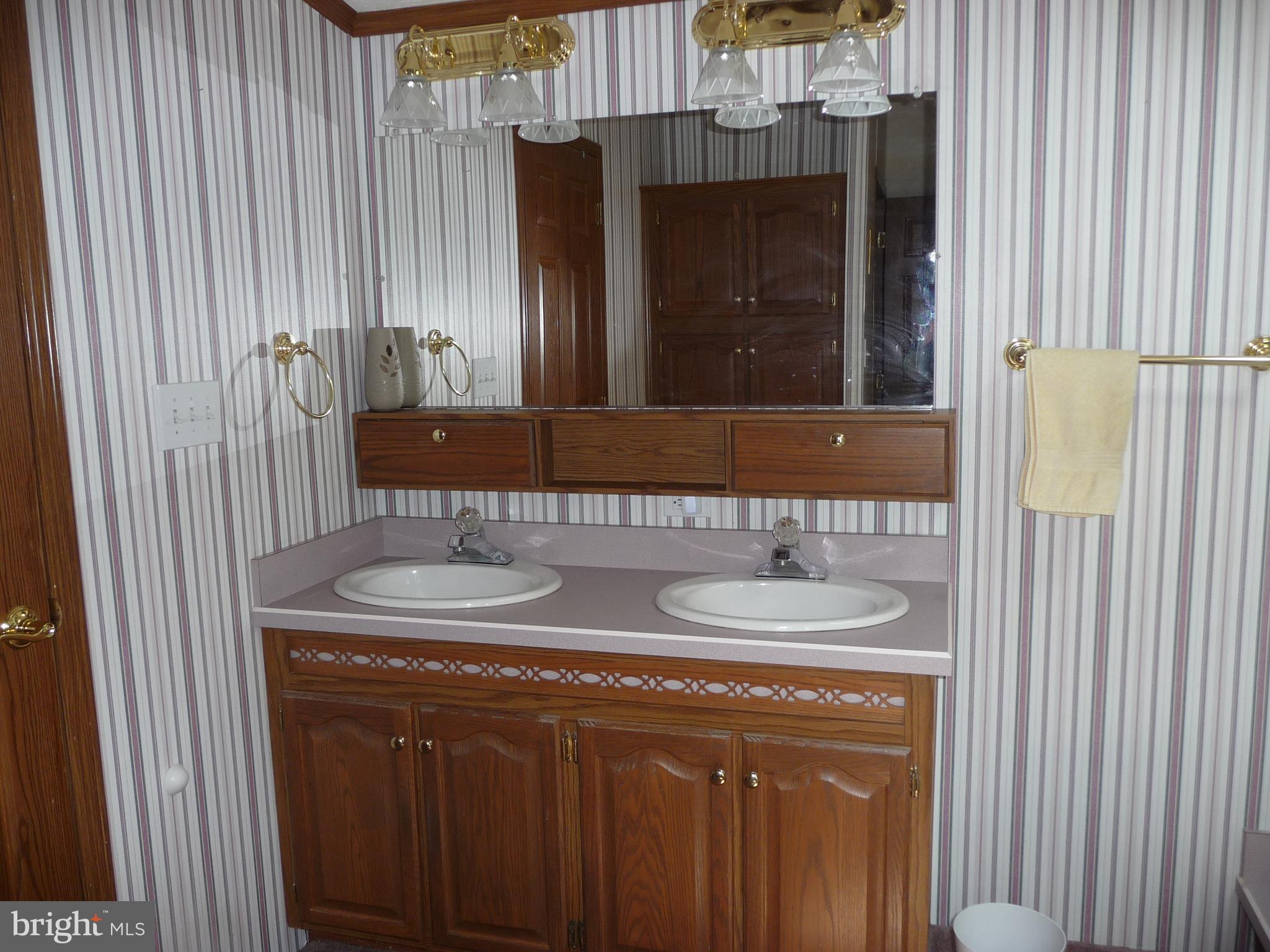 CEDAR MANOR - Residential