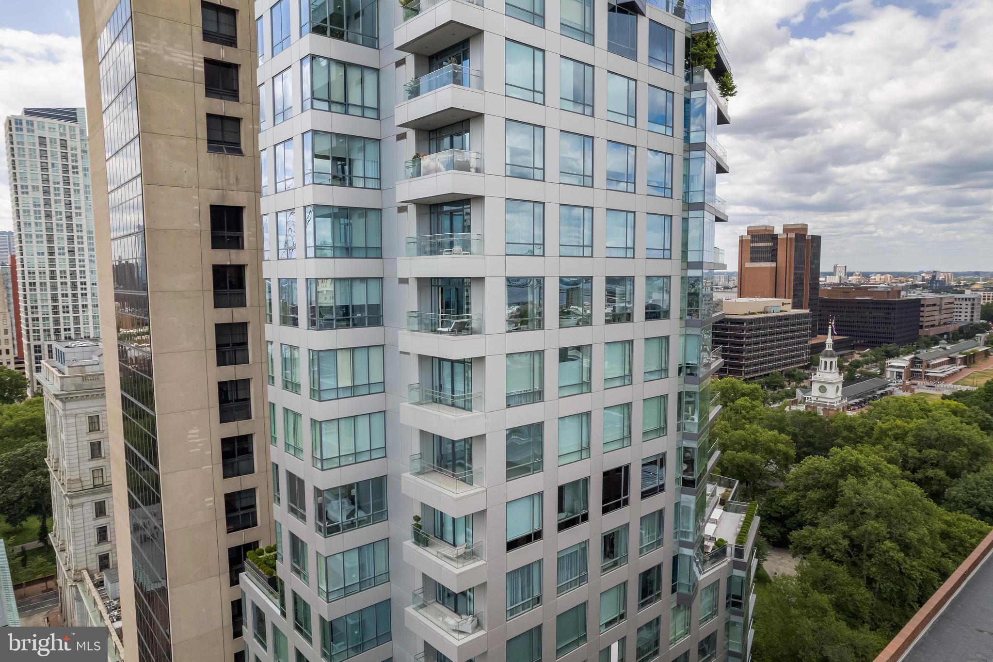 SOCIETY HILL - Residential