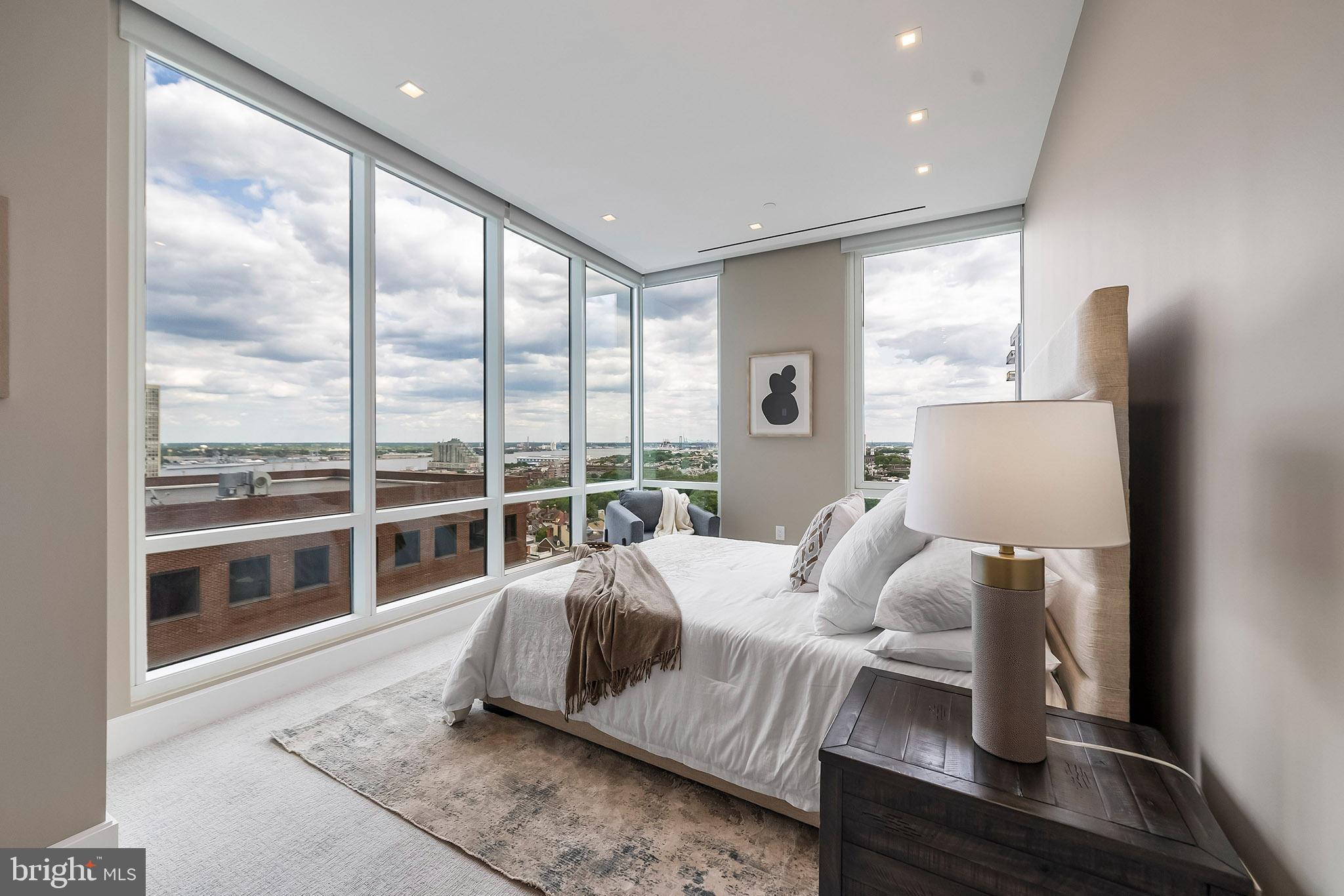 SOCIETY HILL - Residential