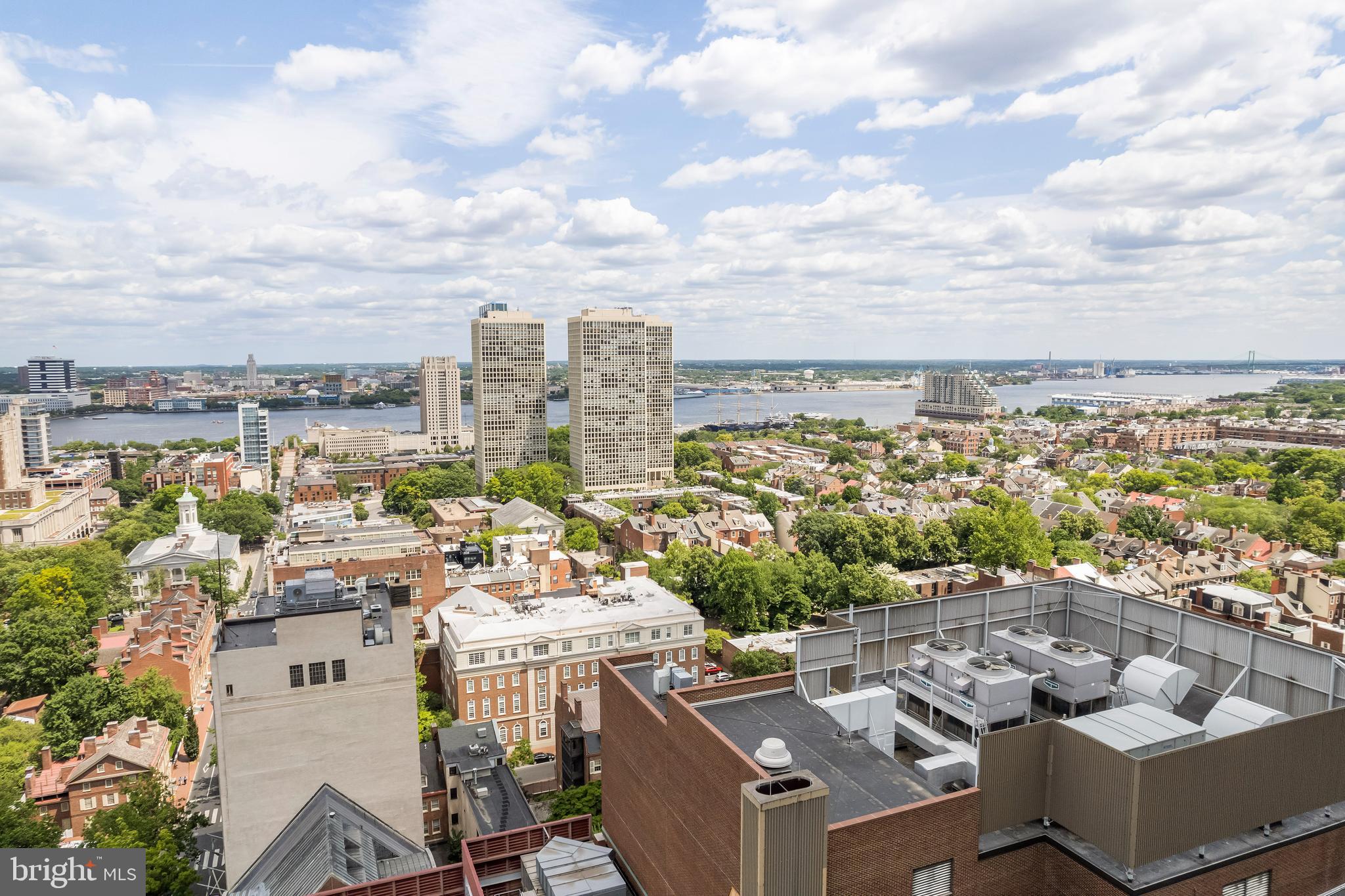 SOCIETY HILL - Residential